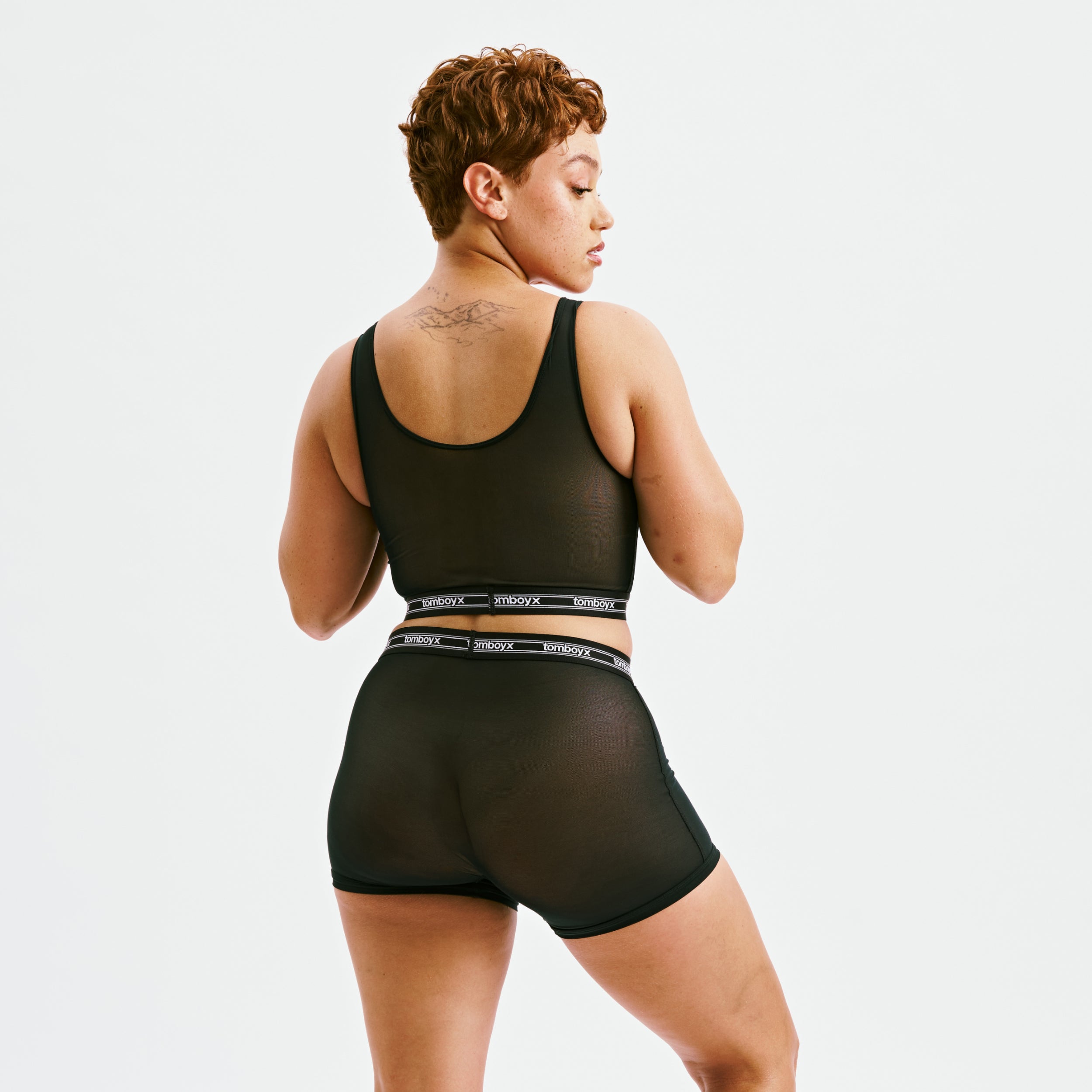 Model: Ariana is 5'7" and wears a medium