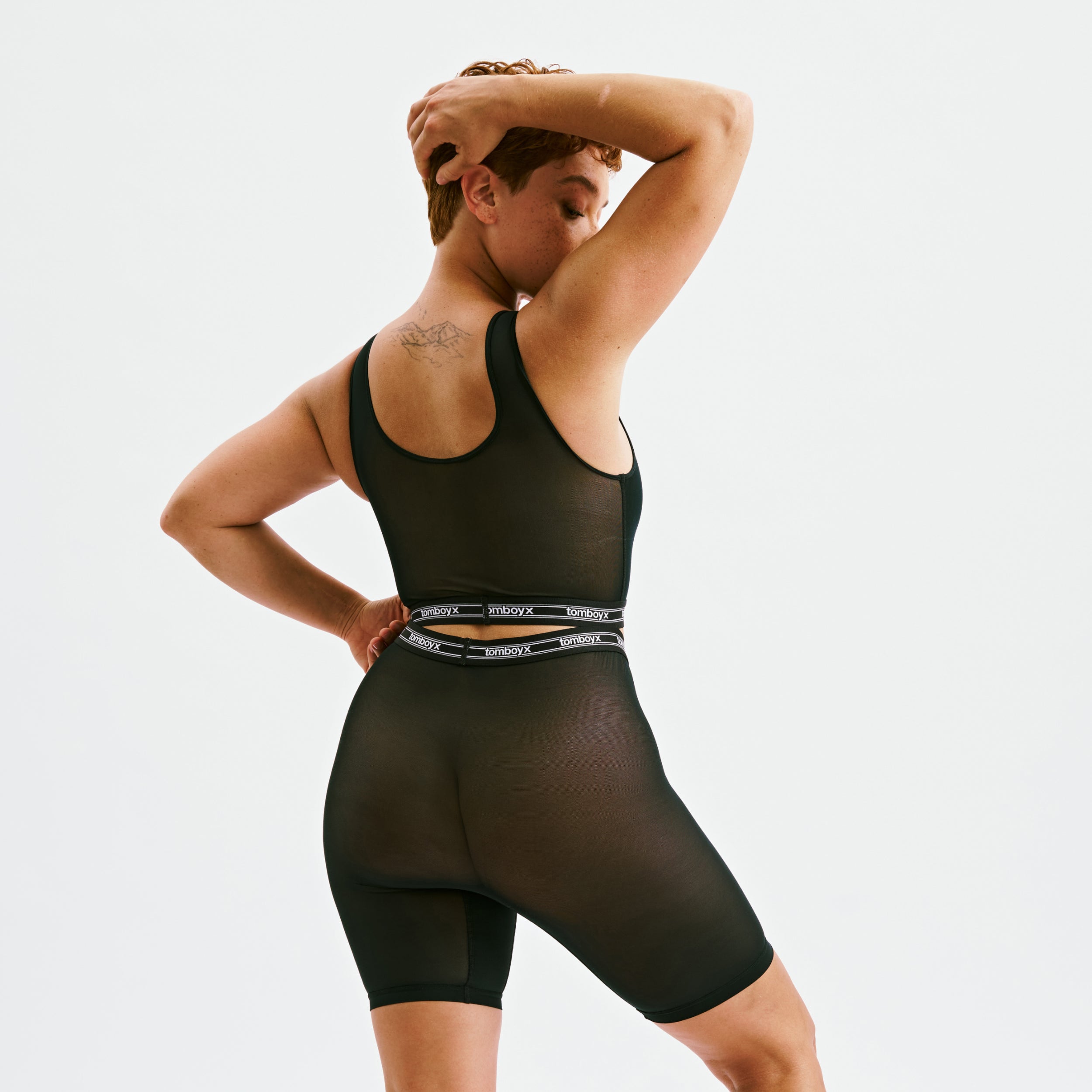 Model: Ariana is 5'7" and wears a medium