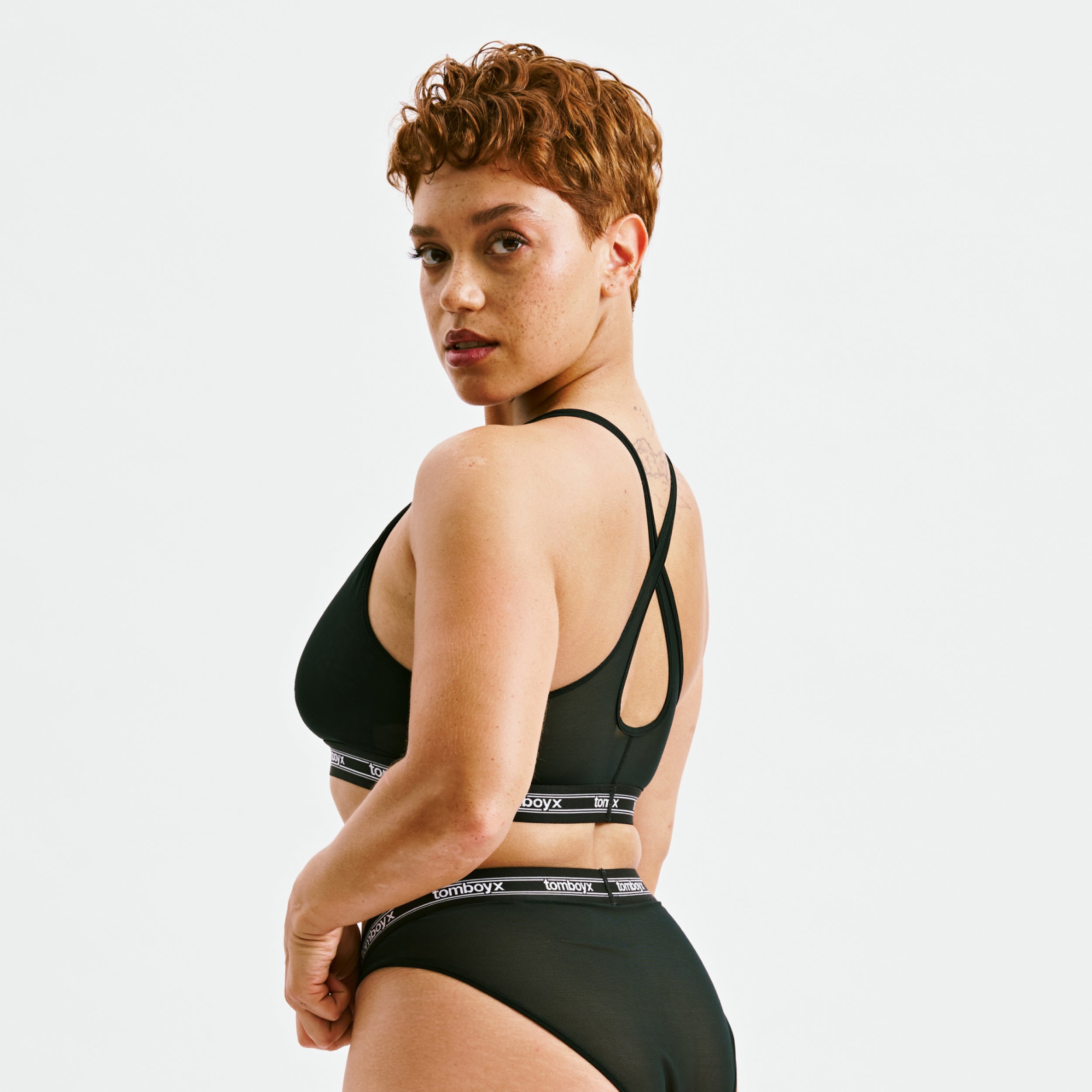 Model: Ariana is 5'7" and wears a medium
