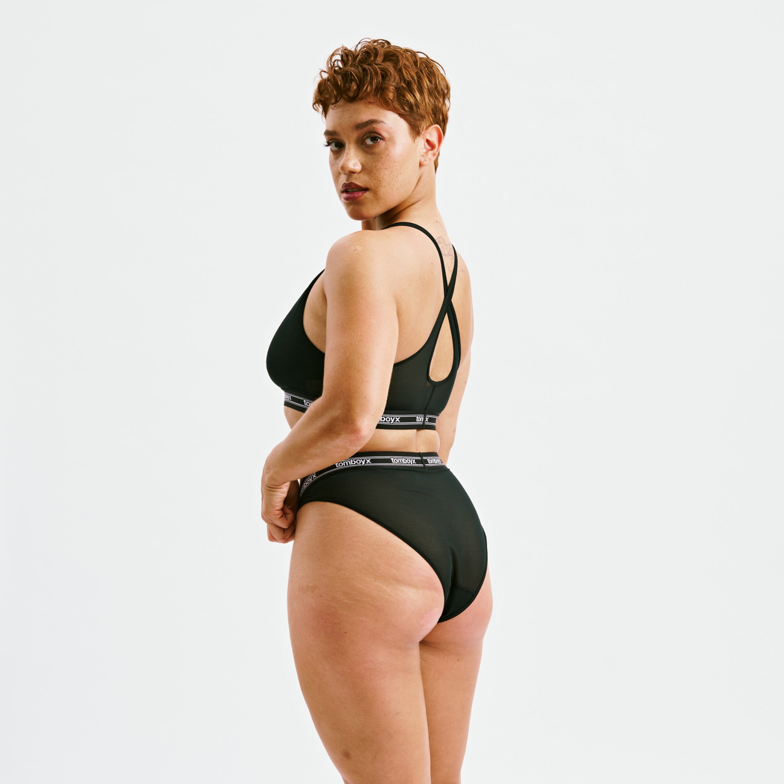 Model: Ariana is 5'7" and wears a medium