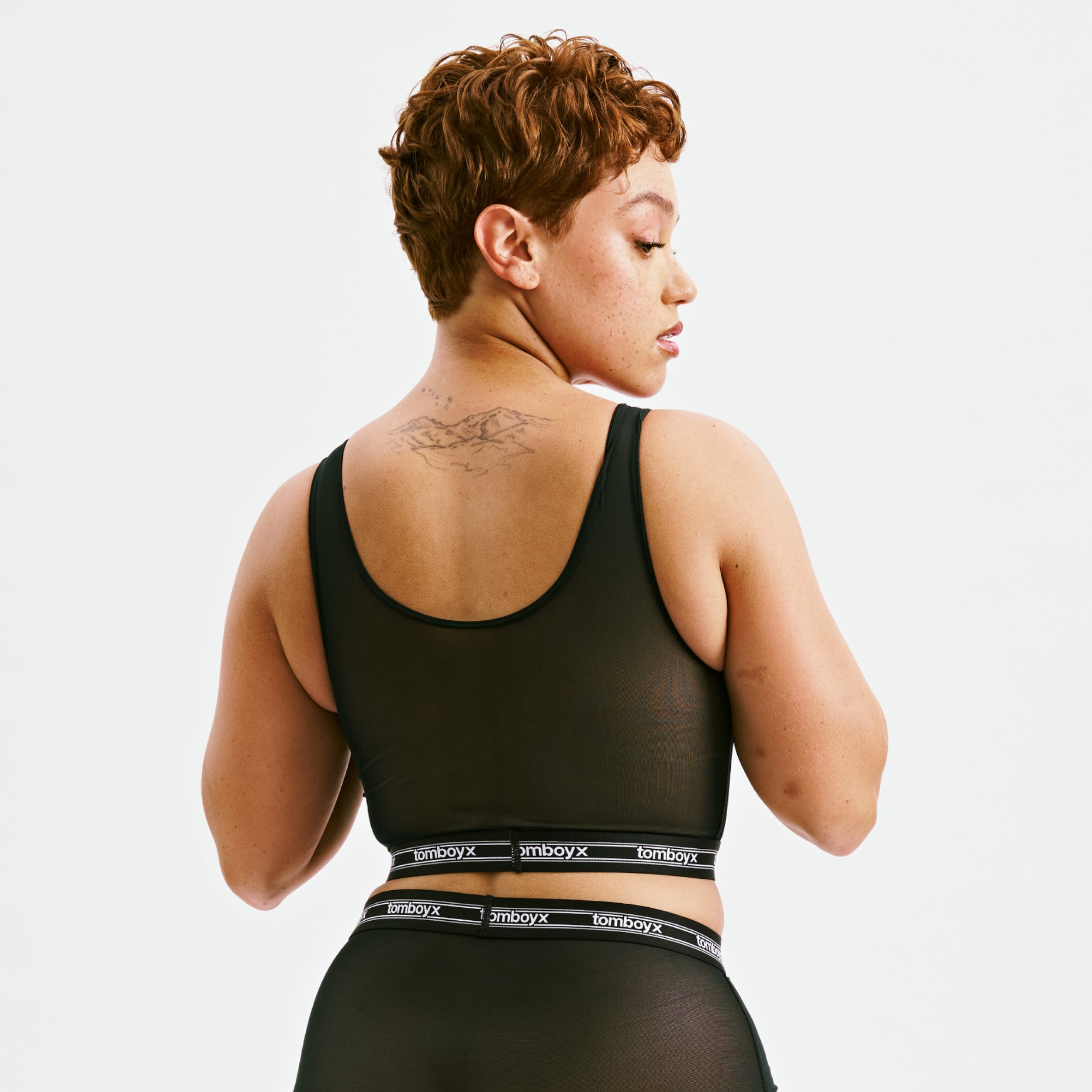 Model: Ariana is 5'7" and wears a medium