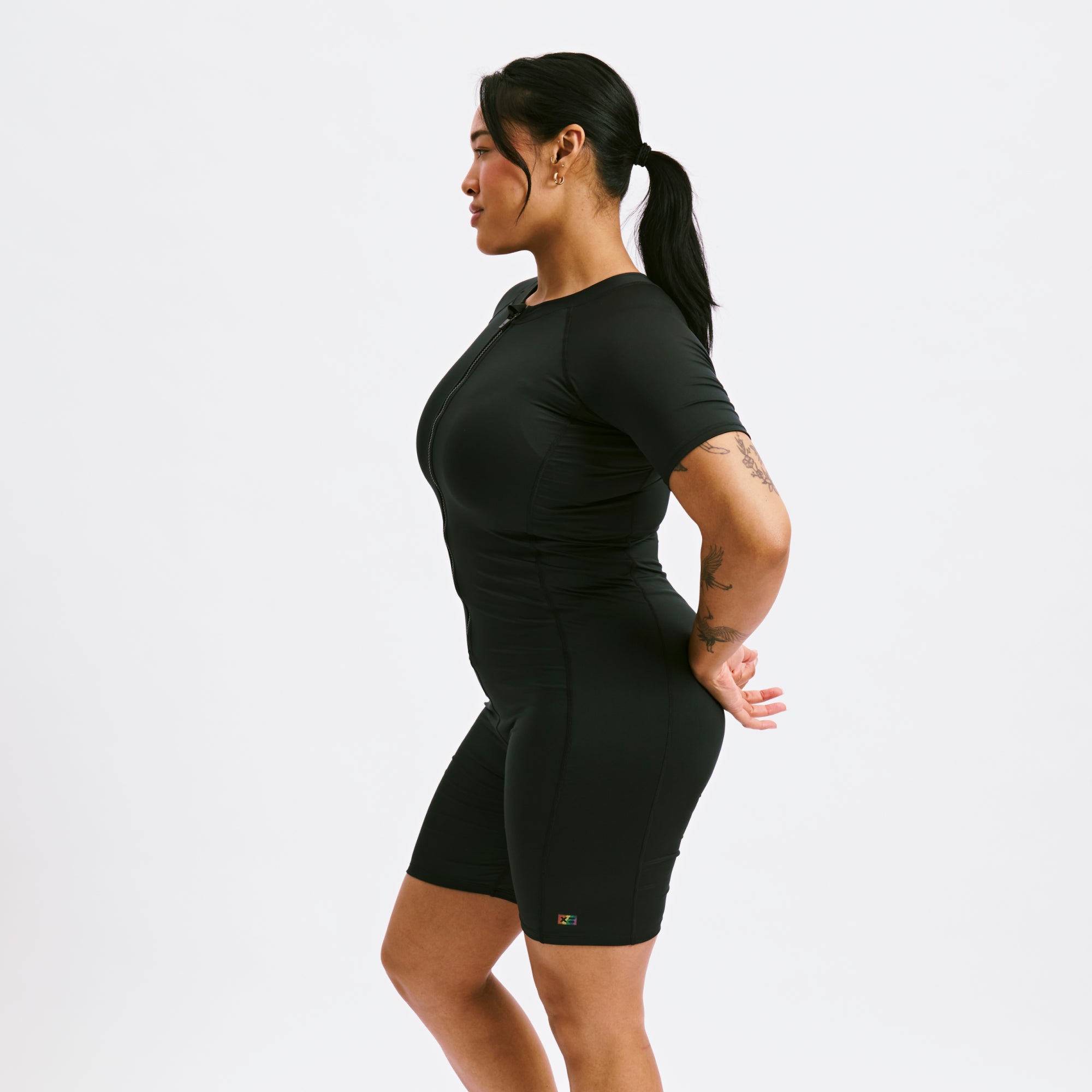 Model:Taylor is 5'7" and wears a large