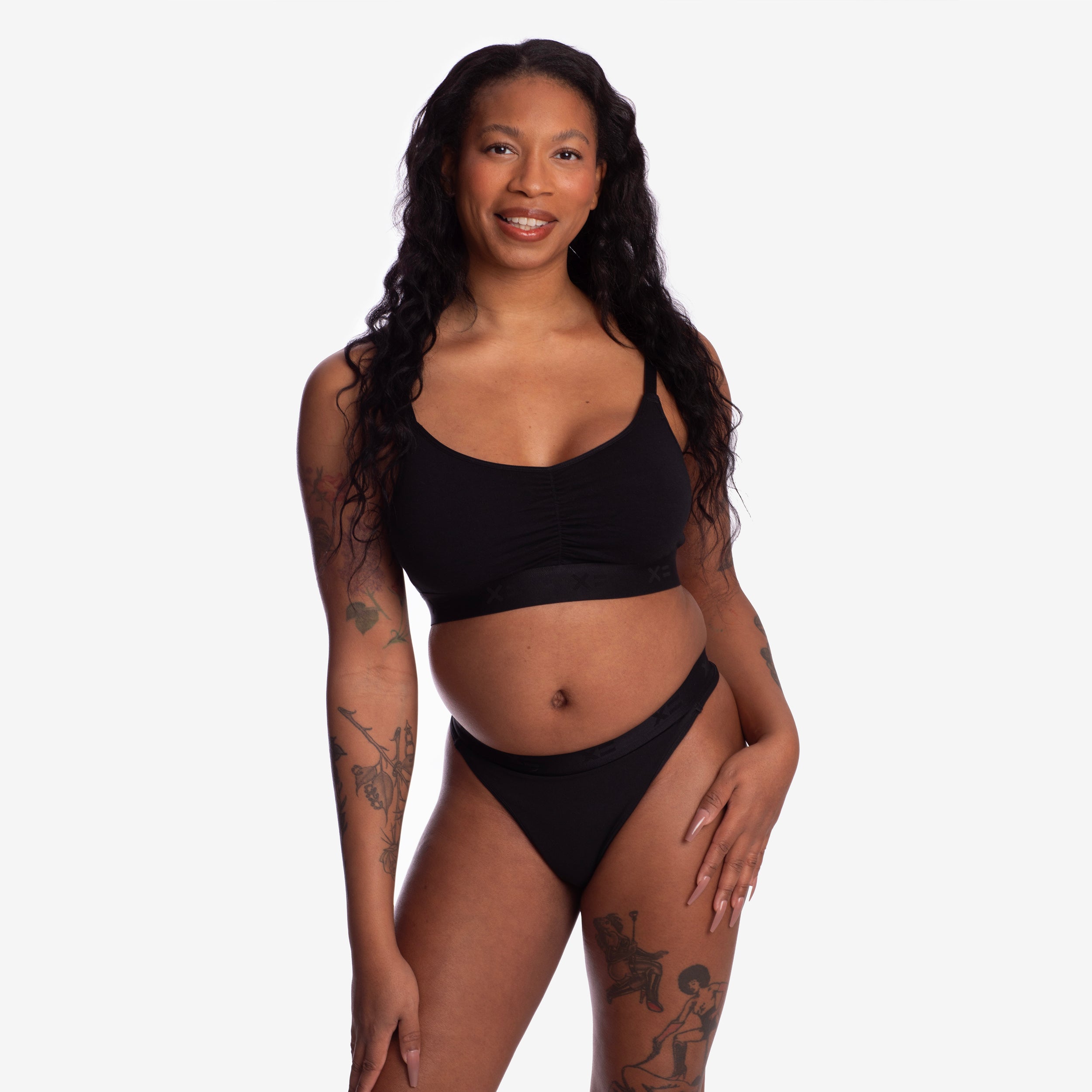 Model: Davinia is 5'7" and wears a Small