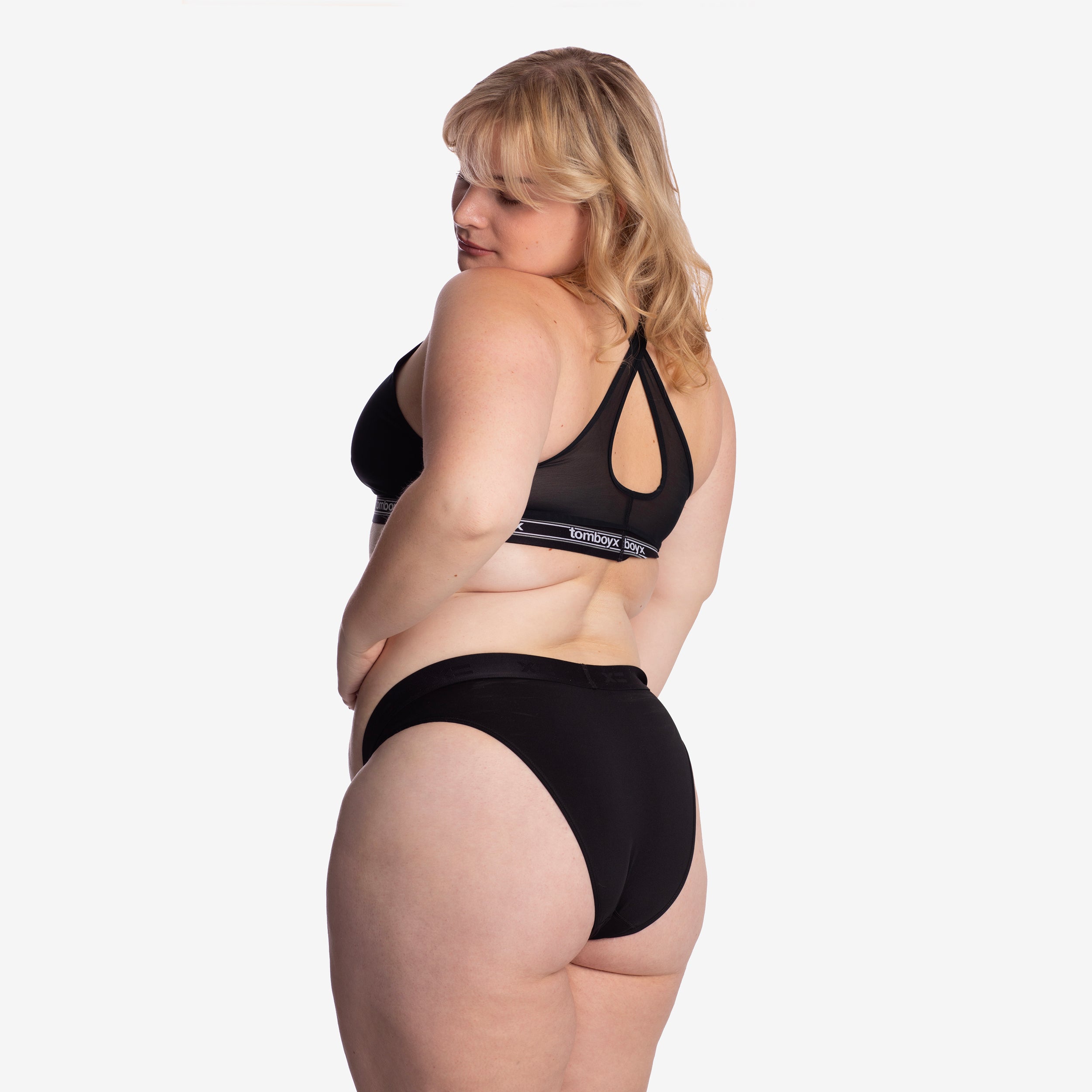 Model: Colette is 5'10" and wears a 2X