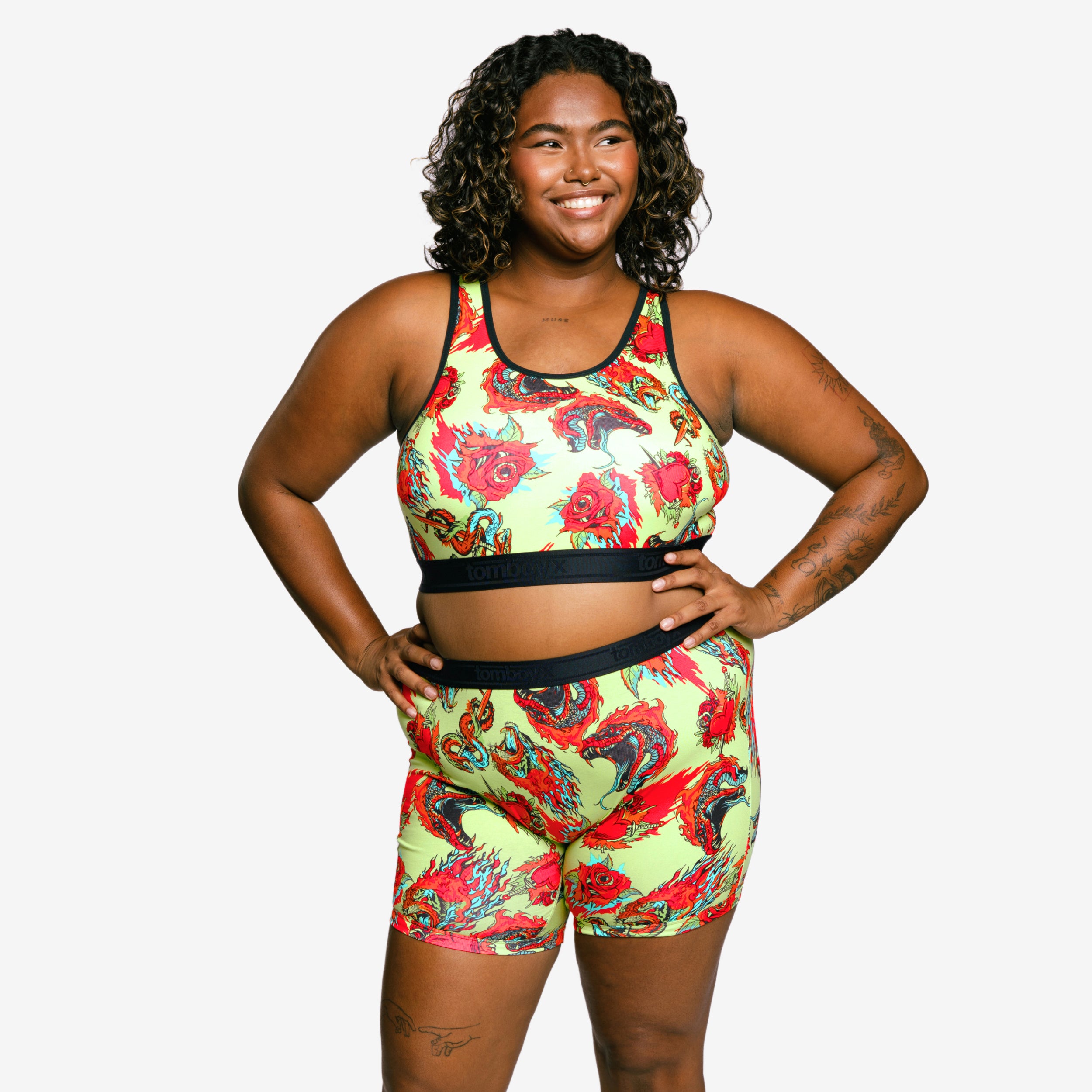 Model: Maliyah is 5'7" and wears a 2X