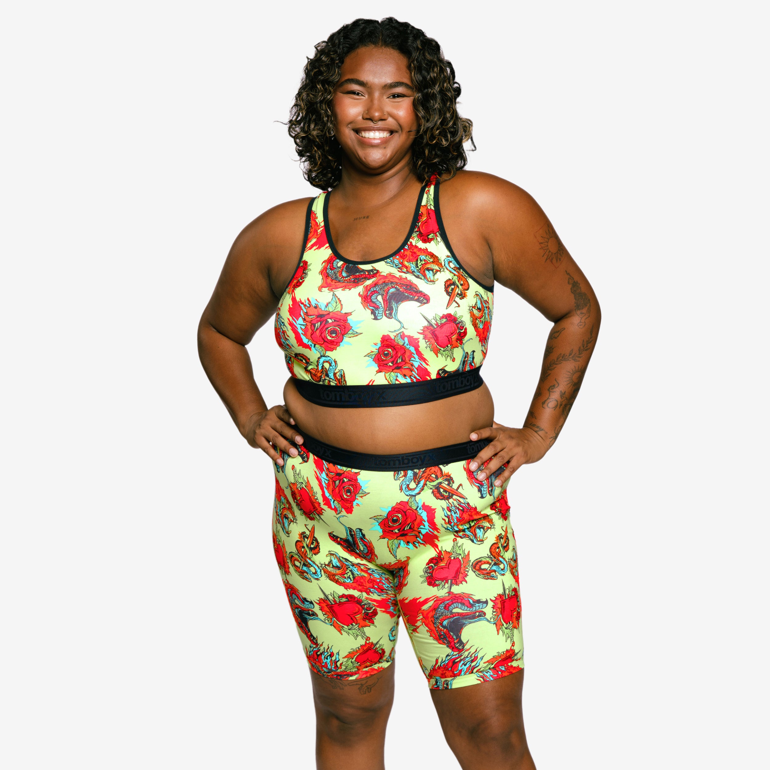 Model: Maliyah is 5'7" and wears a 2X