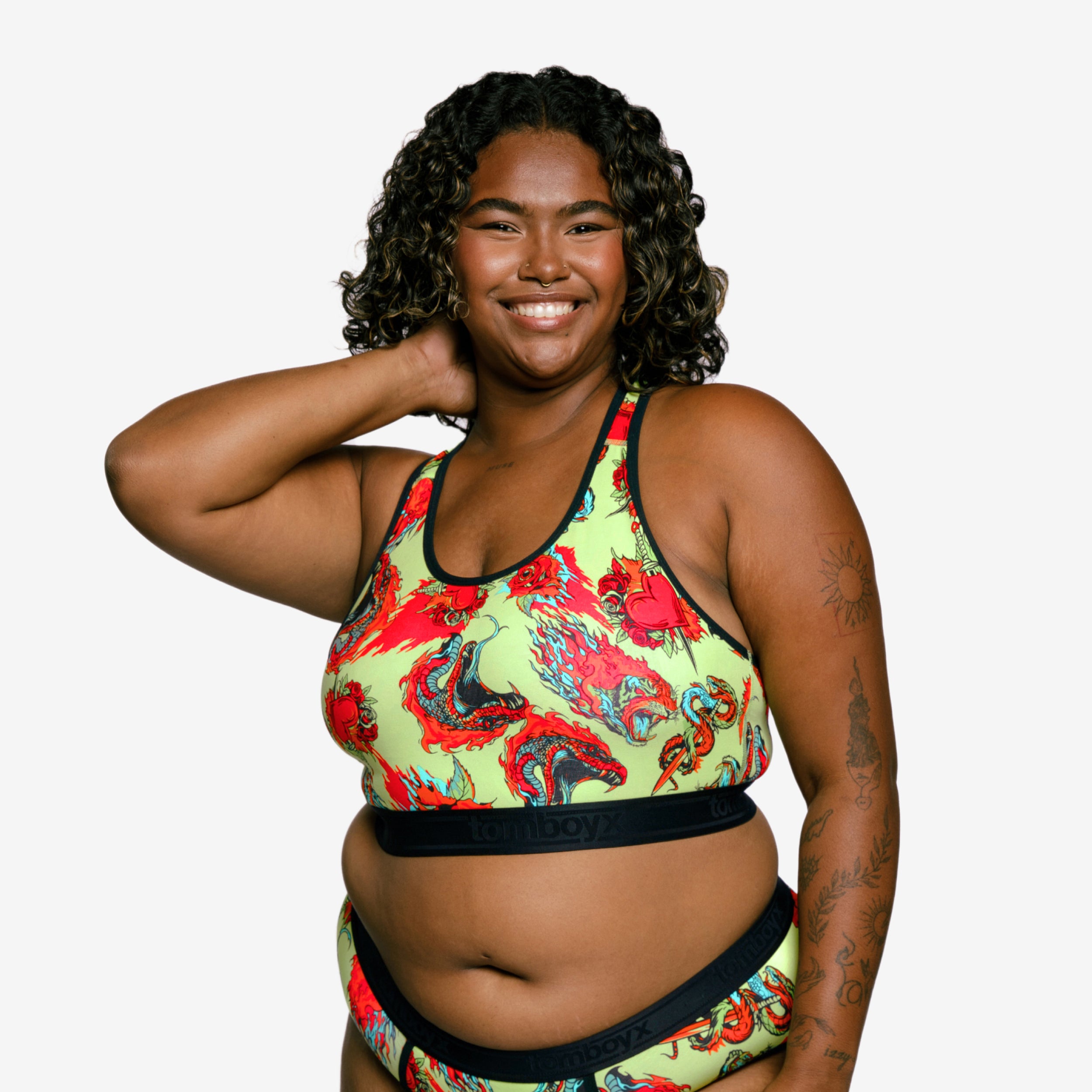 Model: Maliyah is 5'7" and wears a 2X