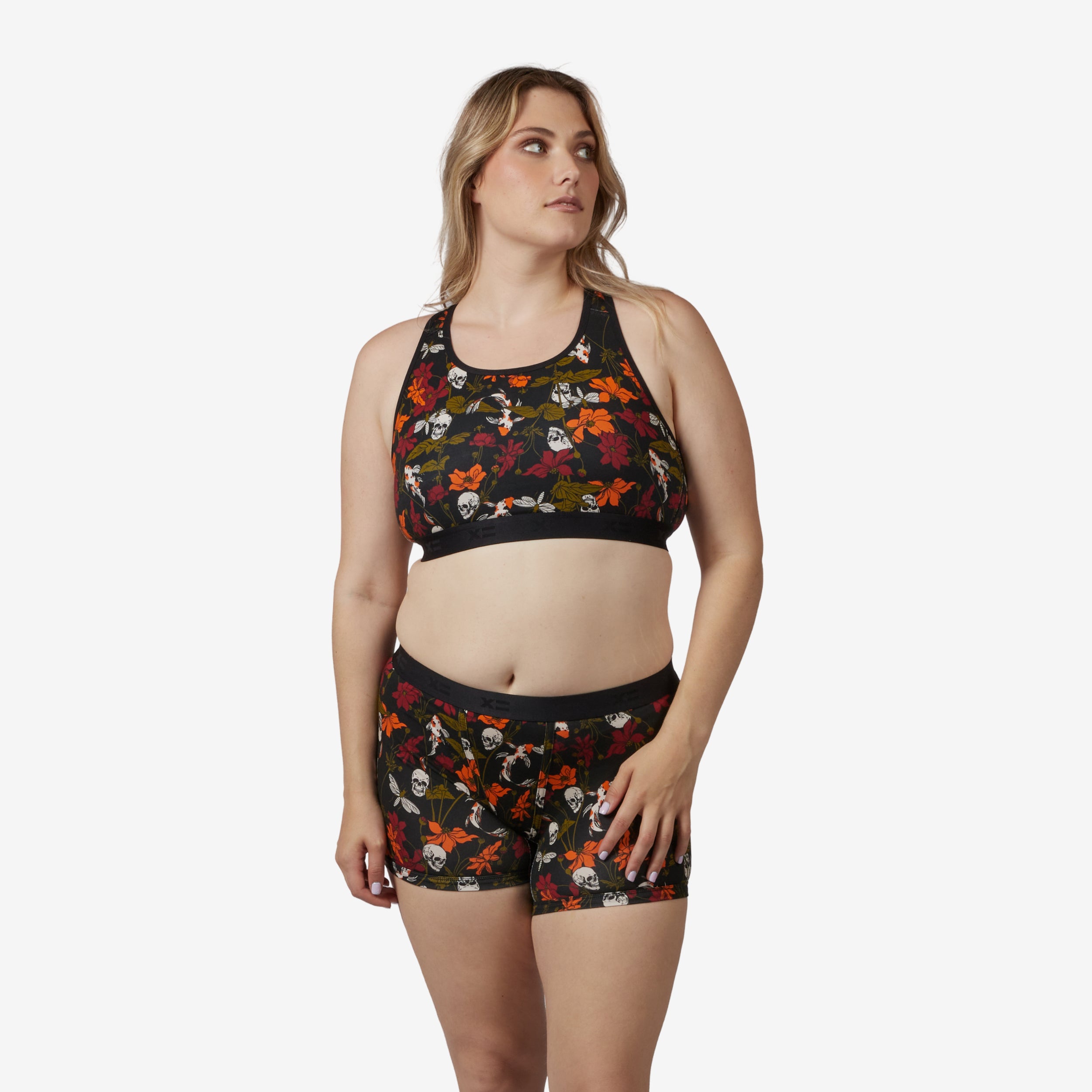 Model: Natalie is 5'11" and wears a Medium