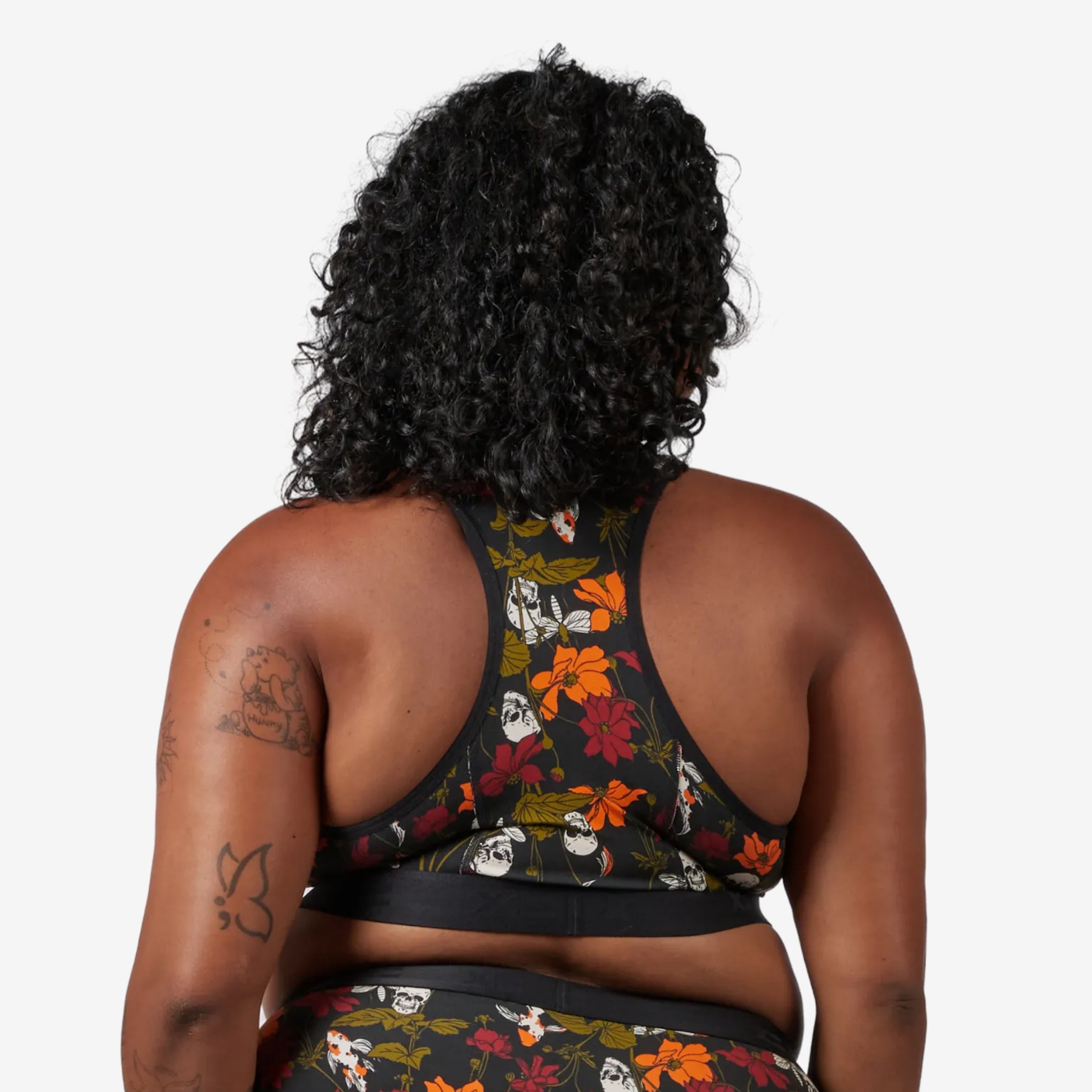 Model: Maliyah is 5'7" and wears a 2X