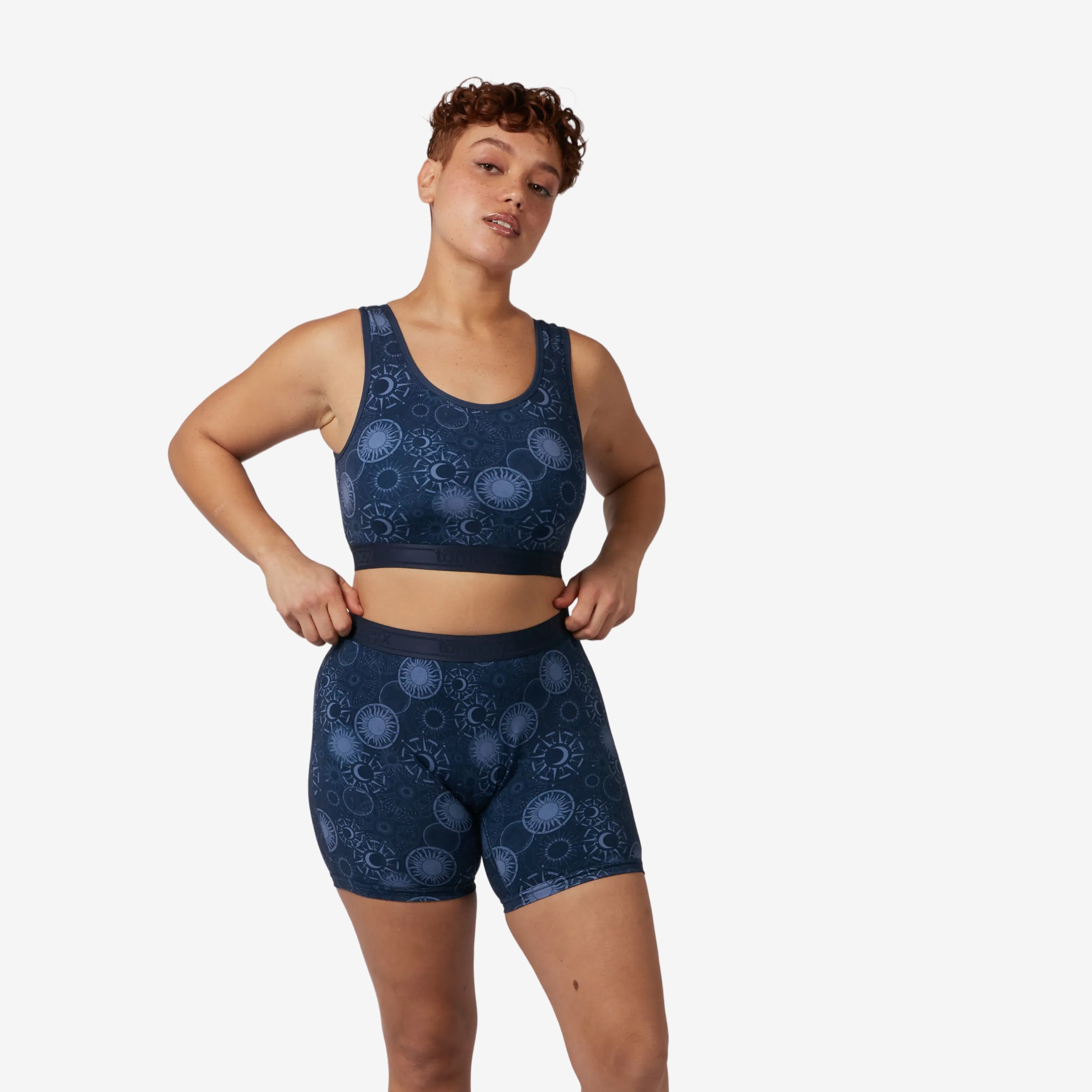 Model: Ariana is 5'7" and wears a medium