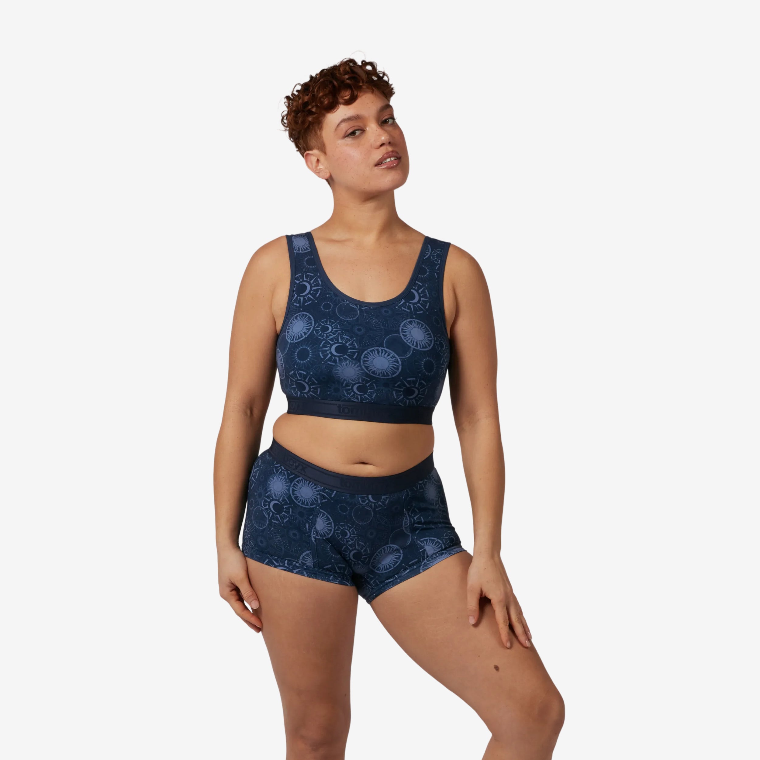 Model: Ariana is 5'7" and wears a medium