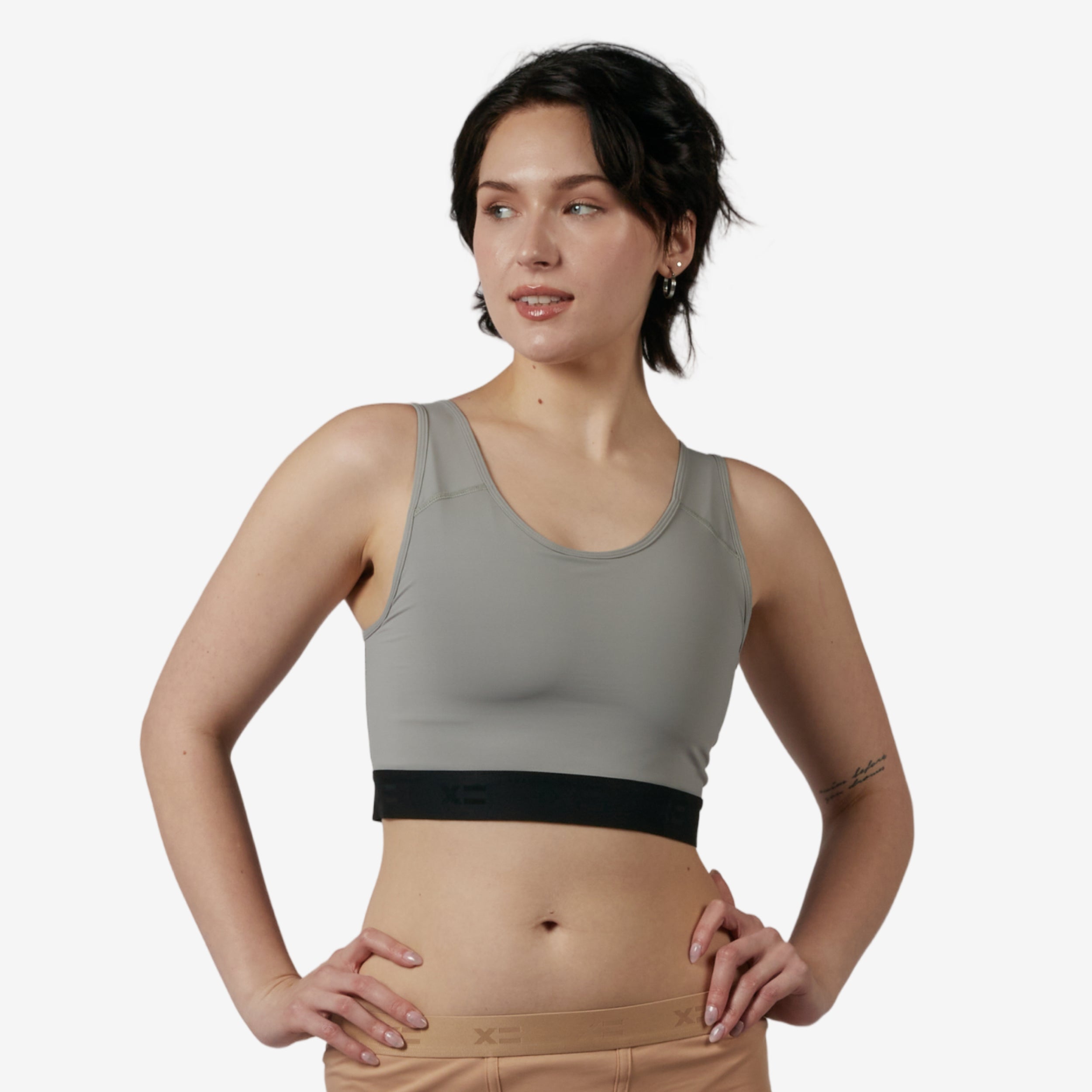 Model: Avery is 5'9" and wears a Medium