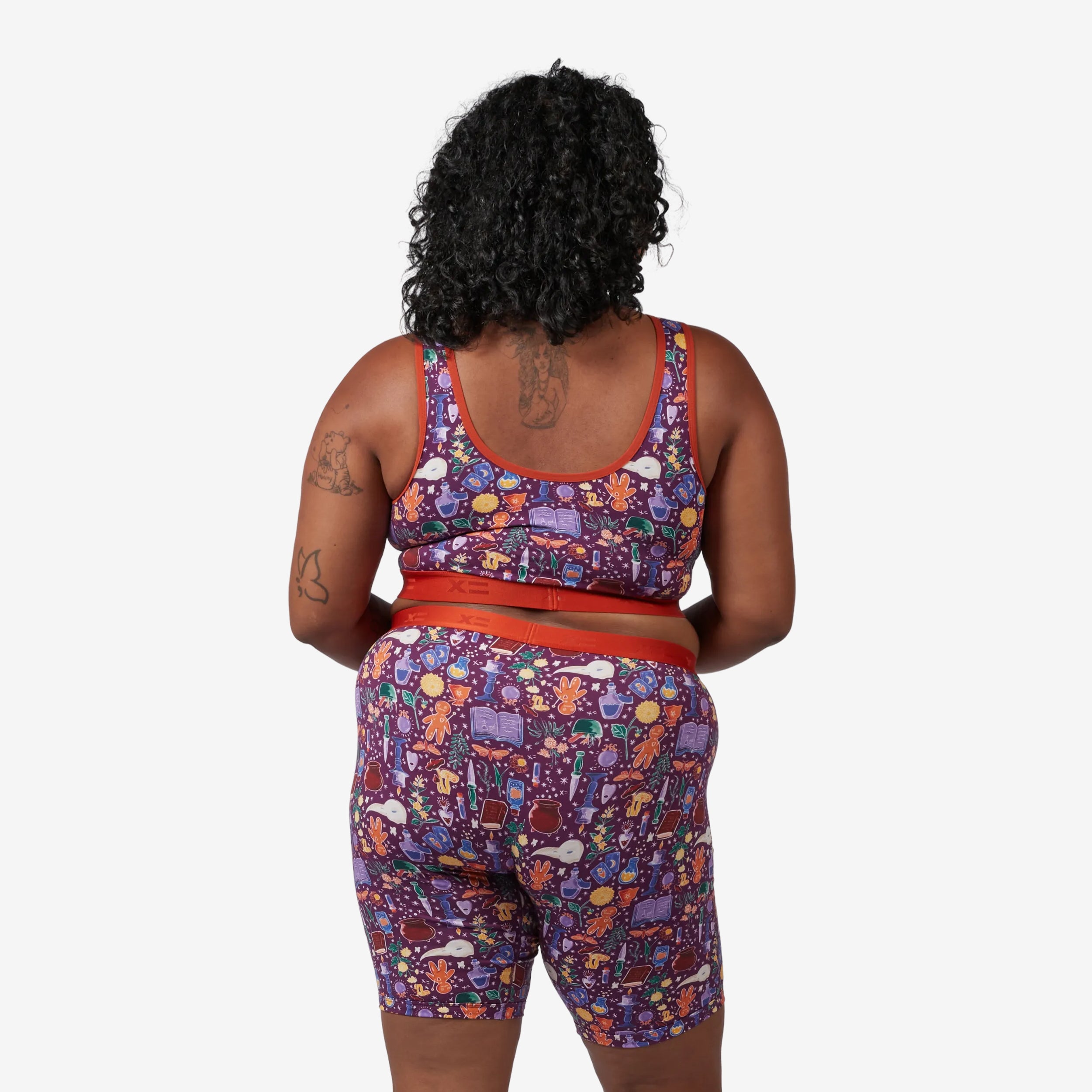 Model: Maliyah is 5'7" and wears a 2X