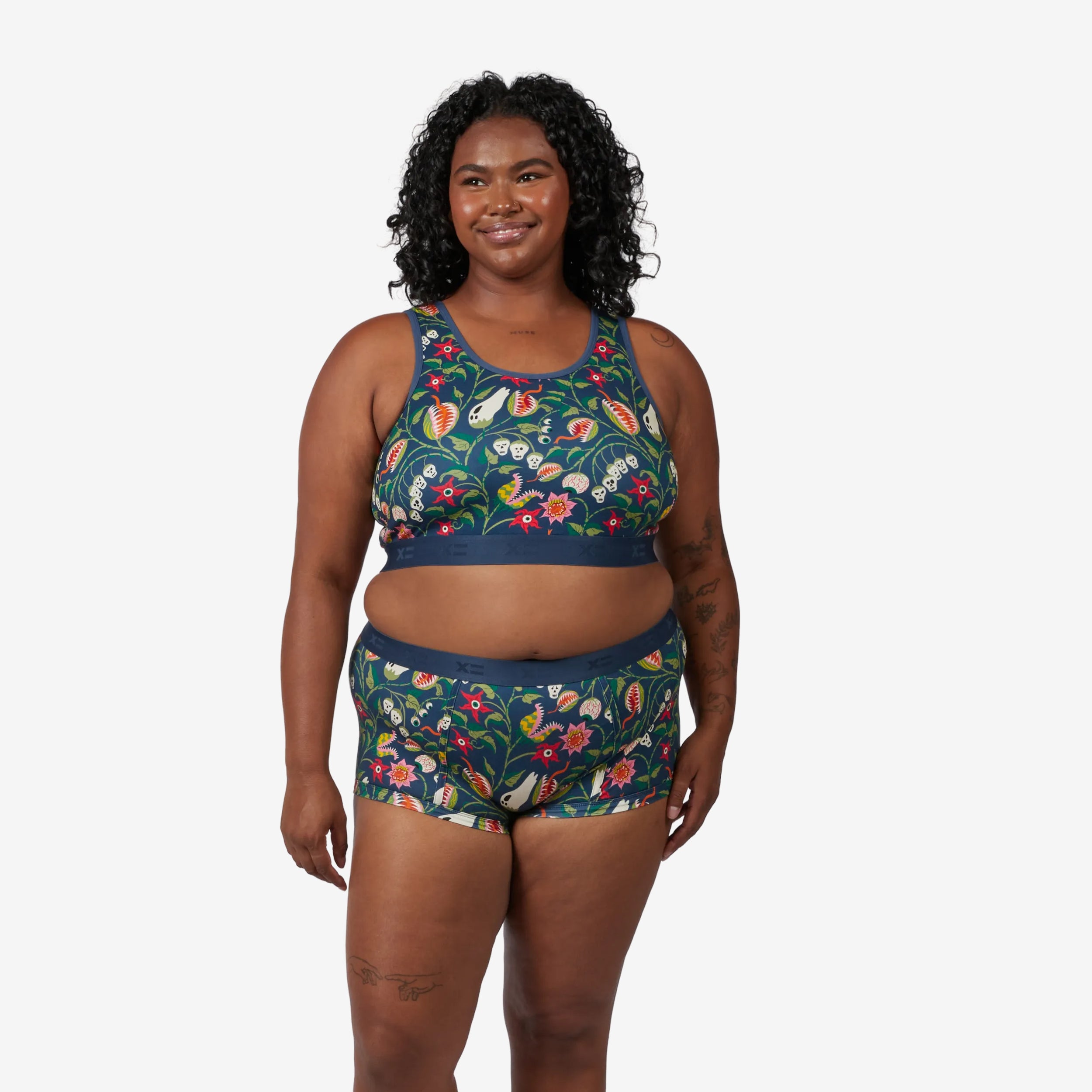Model: Maliyah is 5'7" and wears a 2X