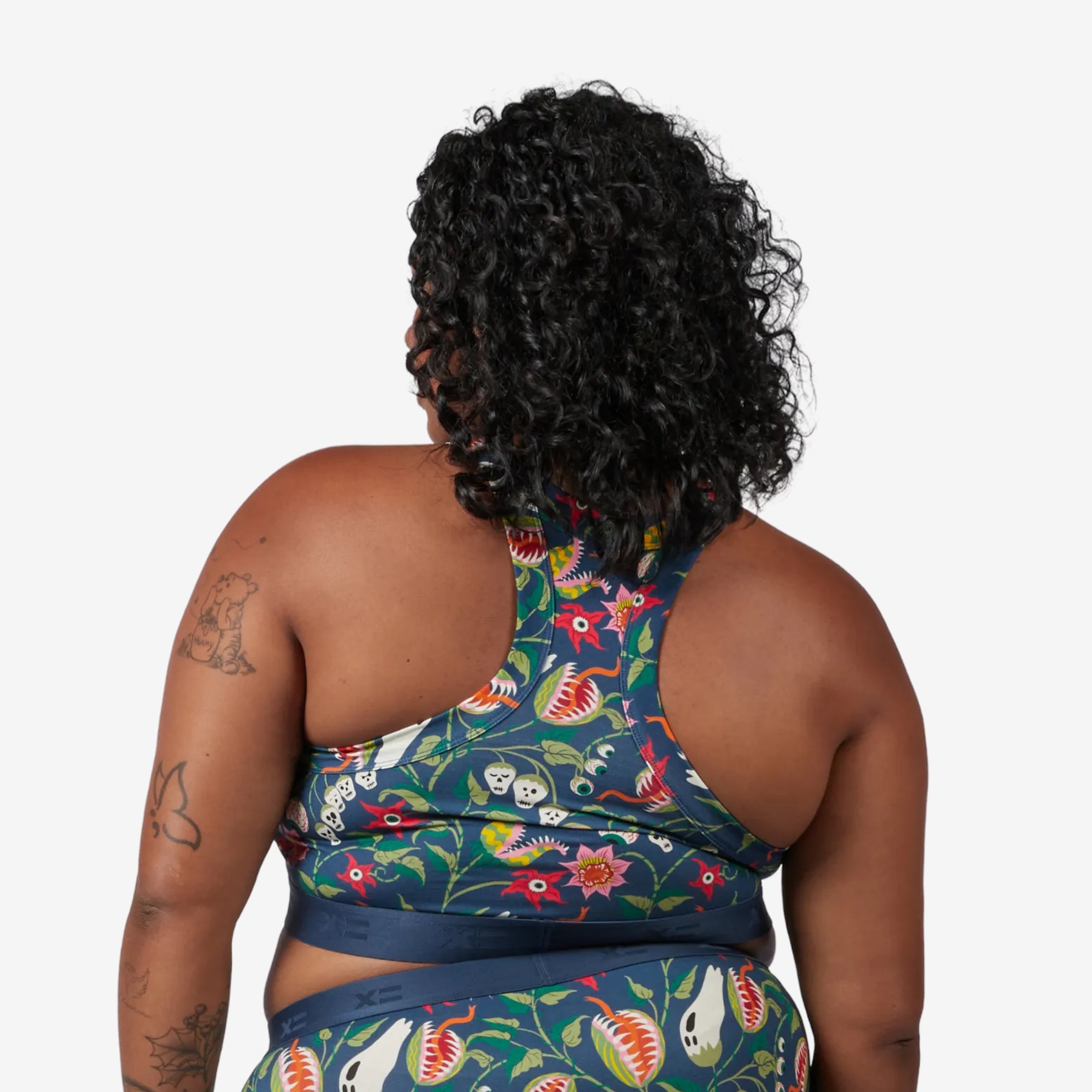 Model: Maliyah is 5'7" and wears a 2X