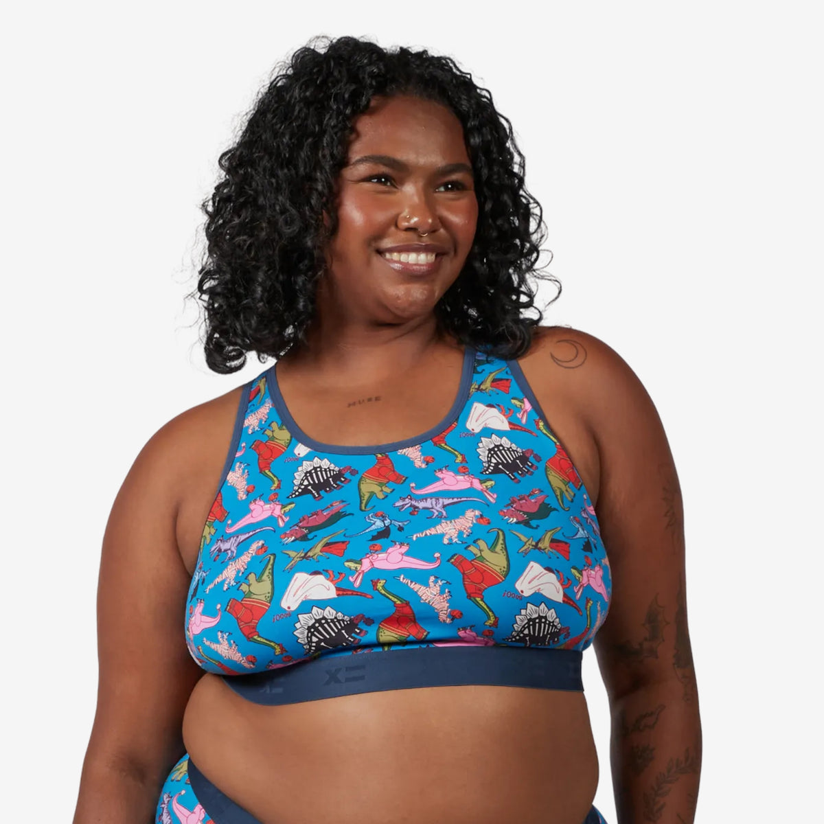 Model: Maliyah is 5'7" and wears a 2X