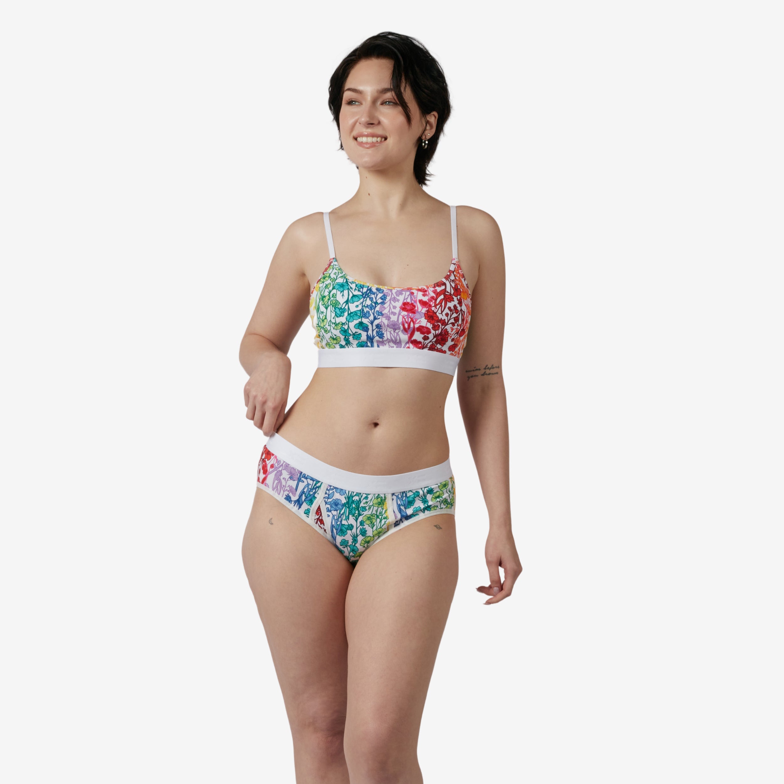 Model: Avery is 5'9" and wears a Medium