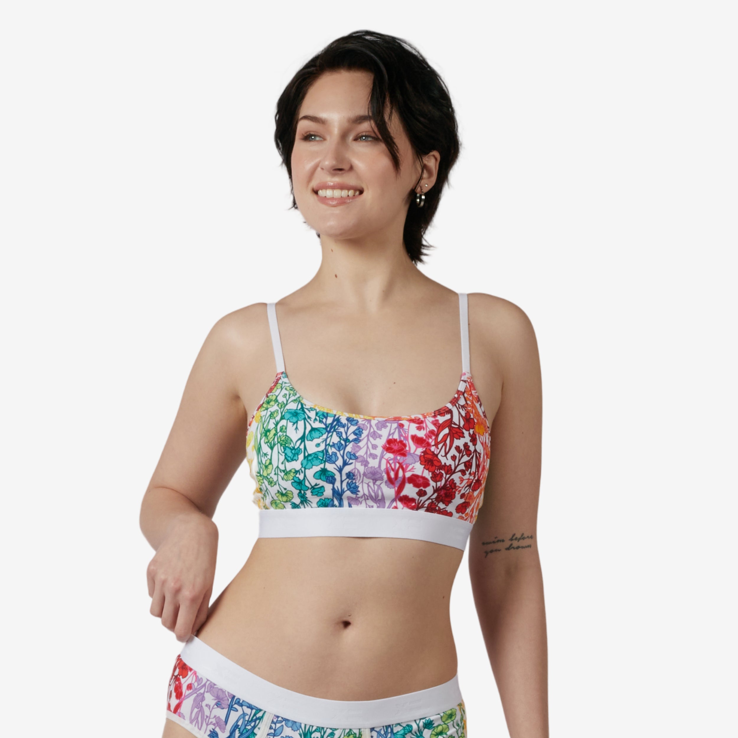 Model: Avery is 5'9" and wears a Medium