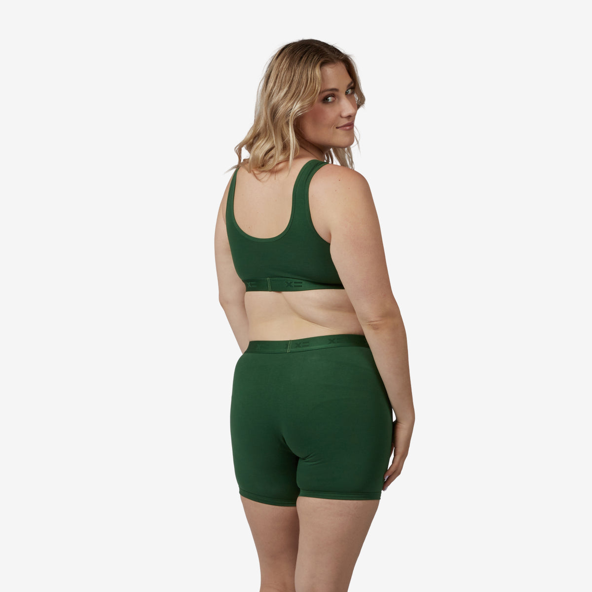 Model: Natalie is 5'11" and wears a Medium