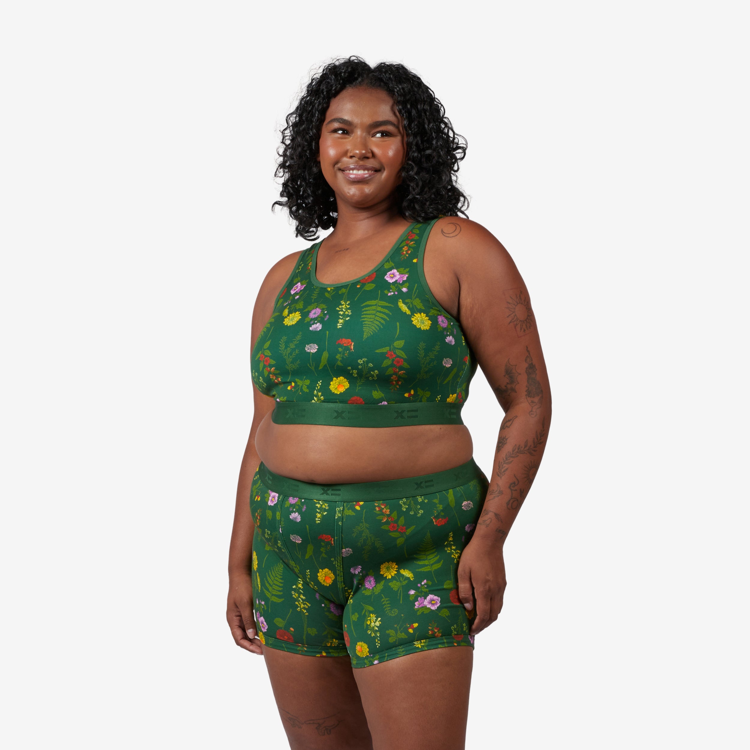 Model: Maliyah is 5'7" and wears a 2X