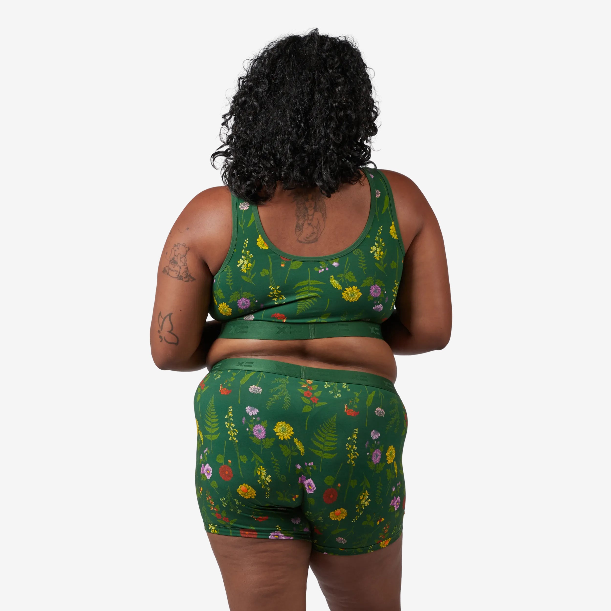Model: Maliyah is 5'7" and wears a 2X