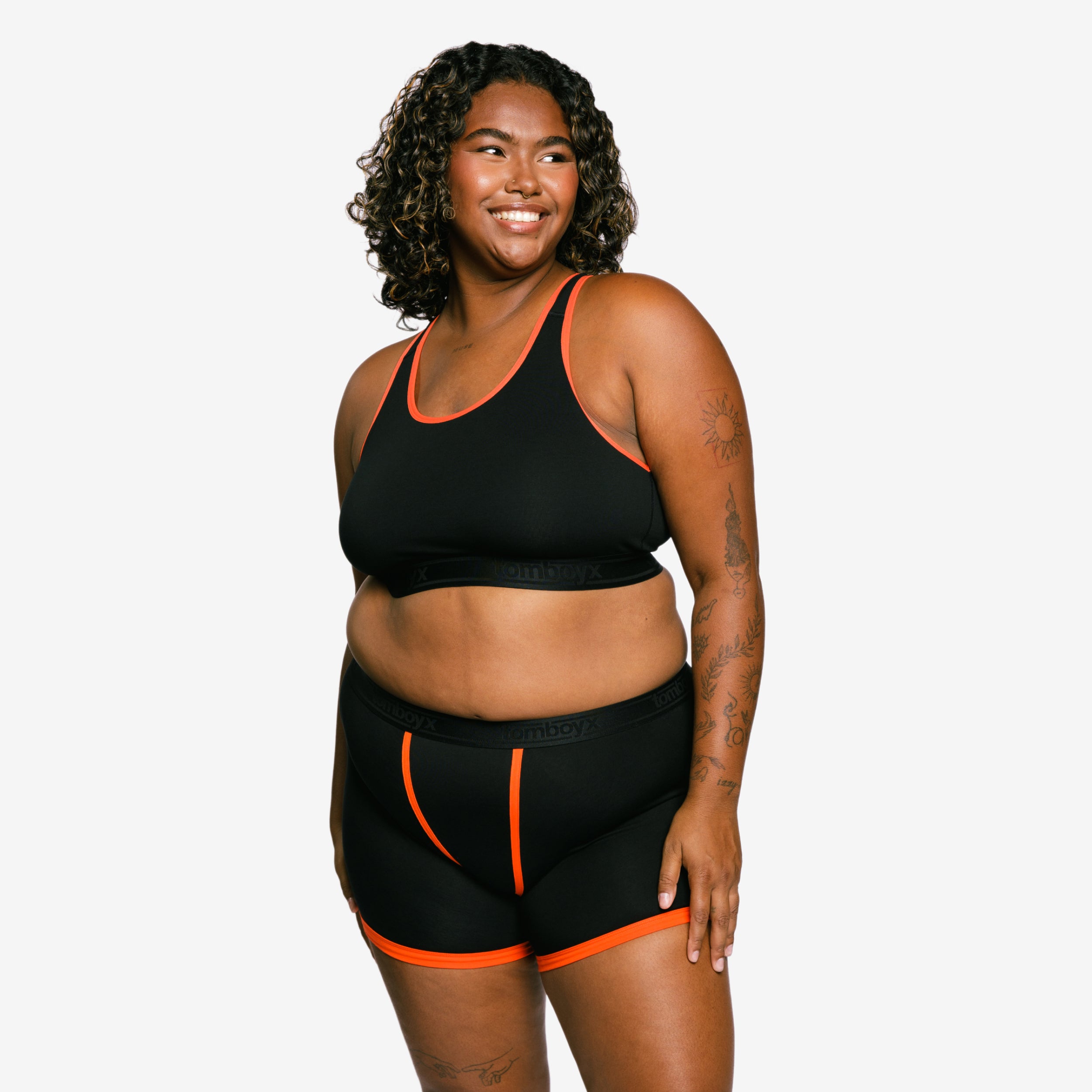 Model: Maliyah is 5'7" and wears a 2X