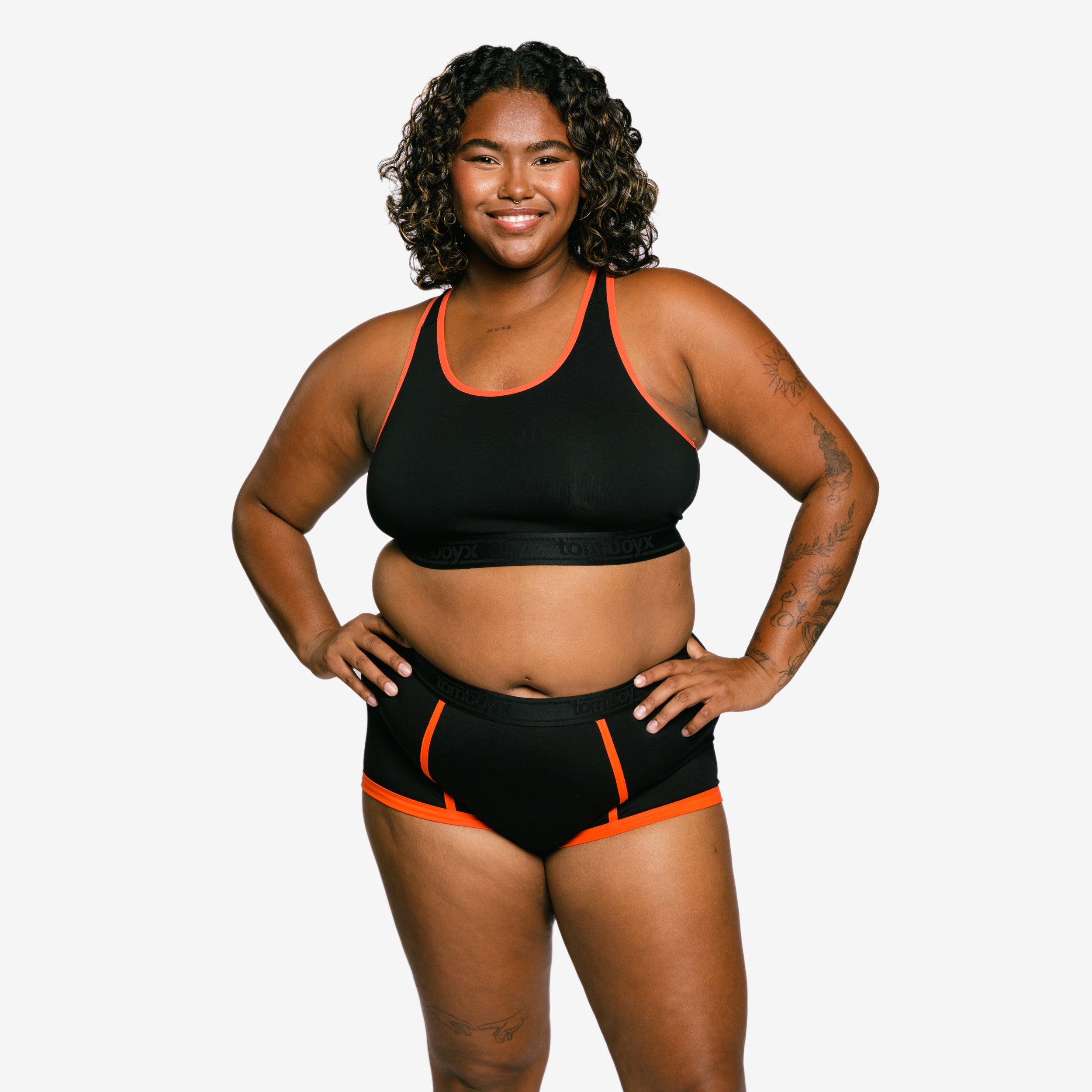 Model: Maliyah is 5'7" and wears a 2X