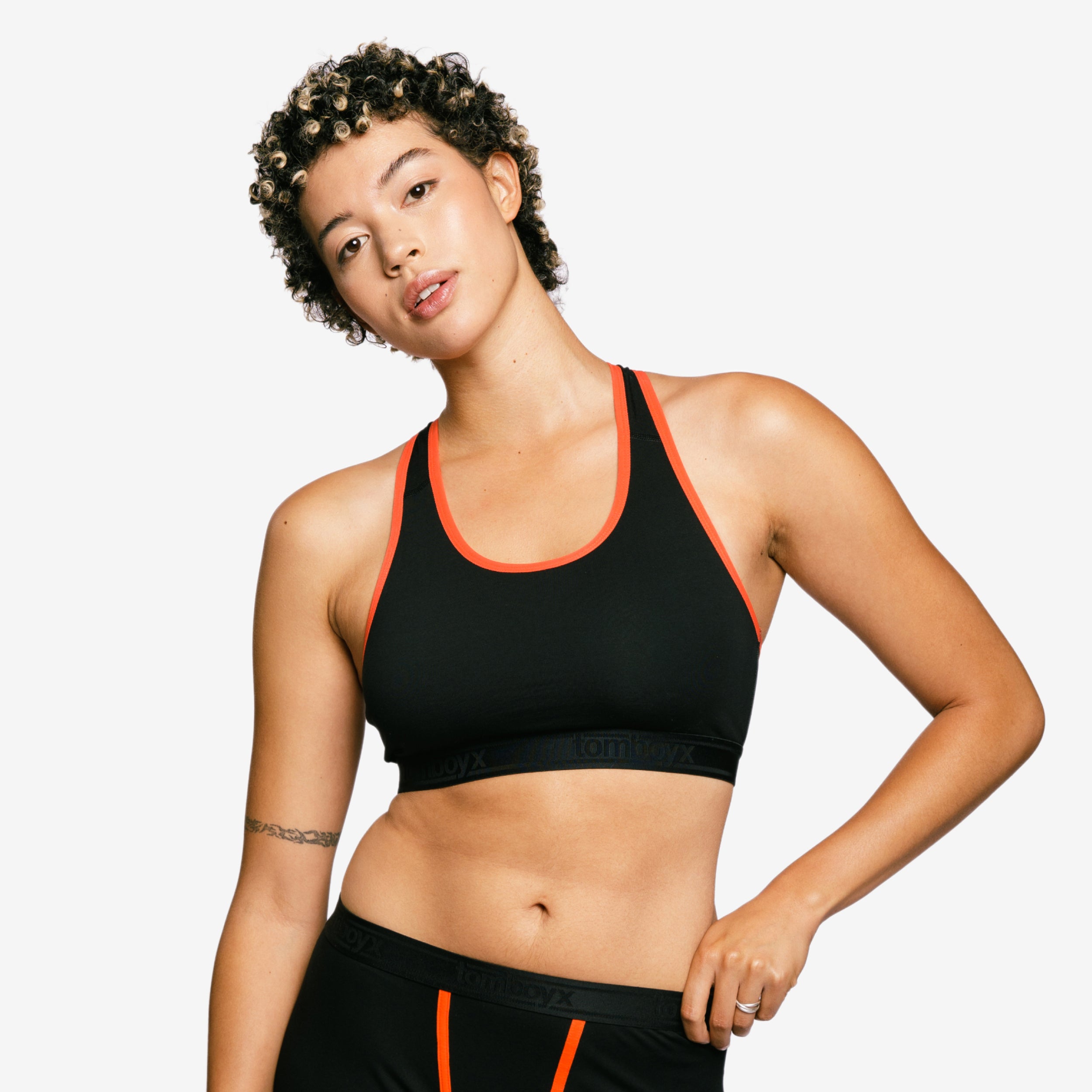 Model: Jules is 5'8" and wears a Small