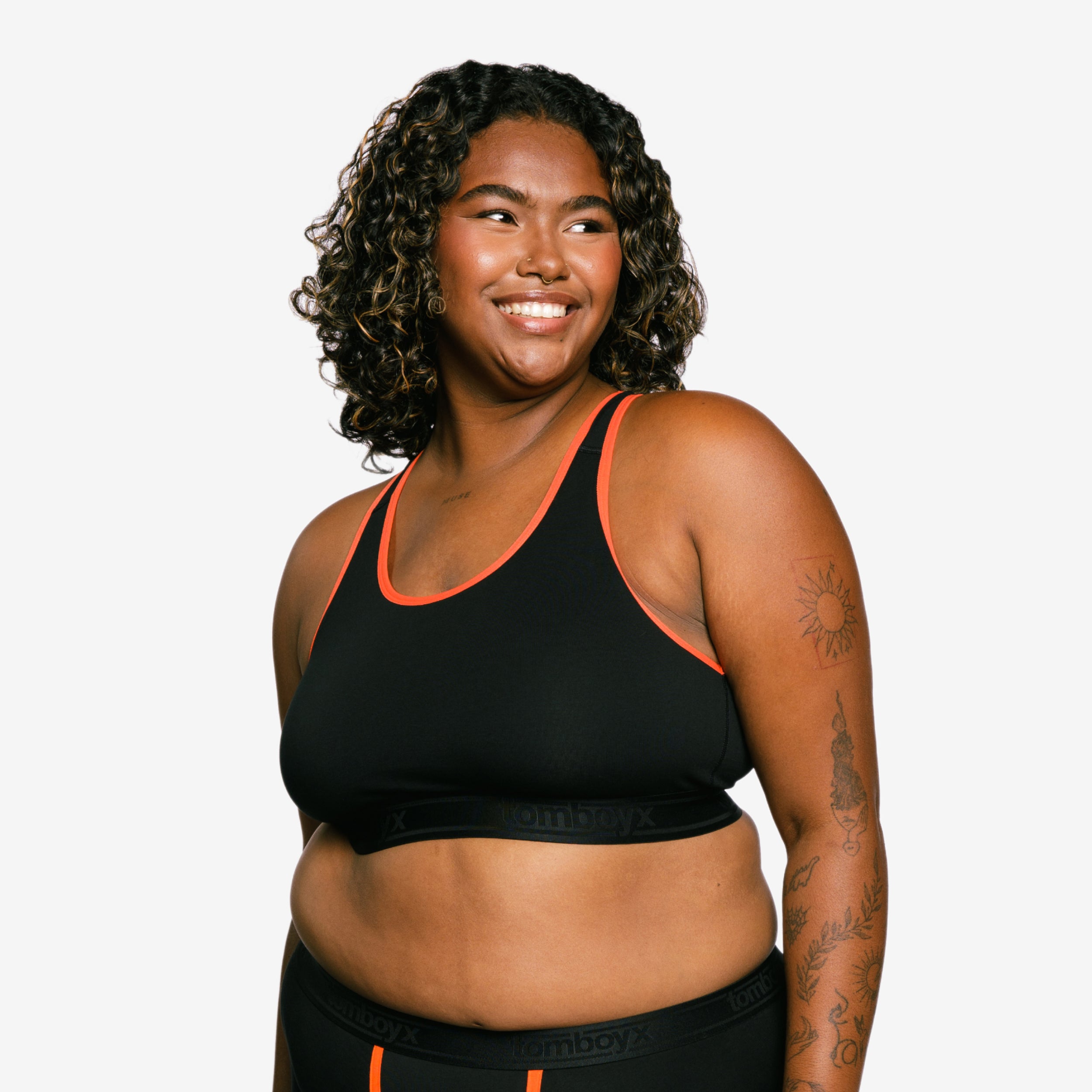 Model: Maliyah is 5'7" and wears a 2X
