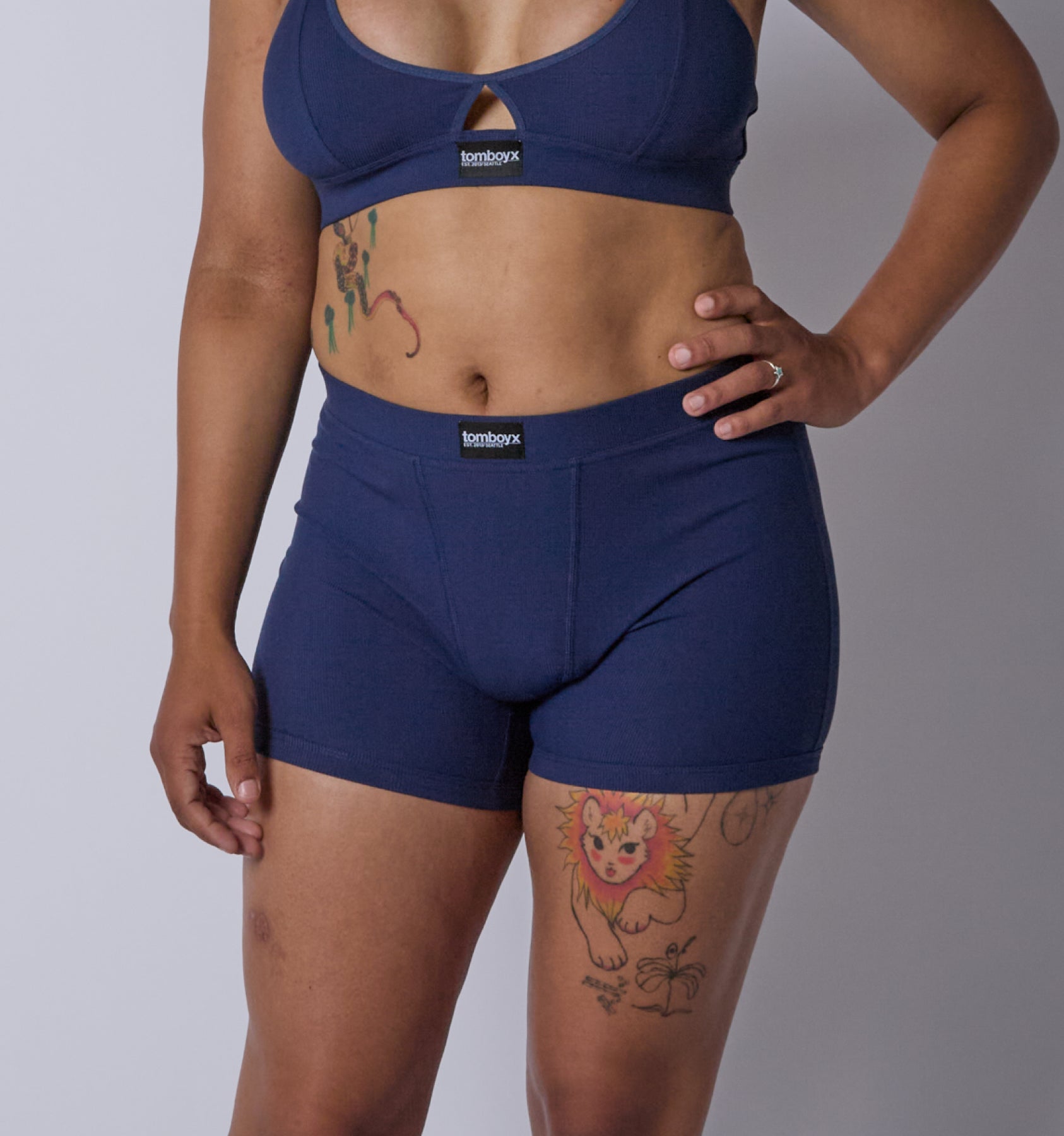 Model:Vera-Camille is 5'9" and wearing a size Medium