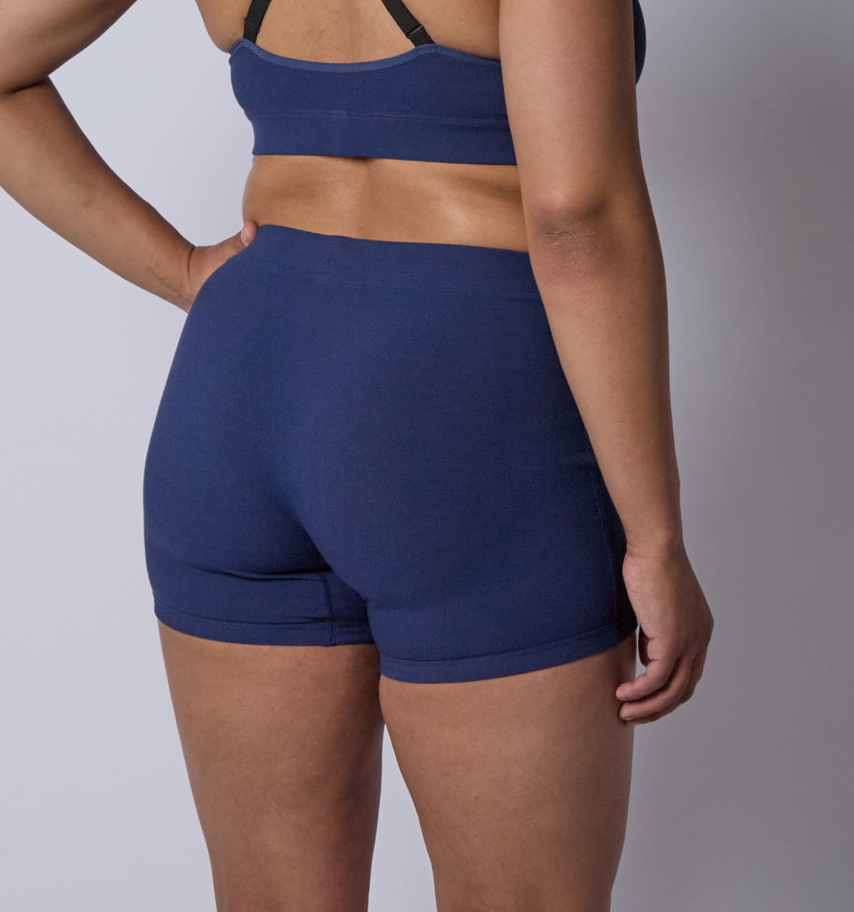 Model:Vera-Camille is 5'9" and wearing a size Medium