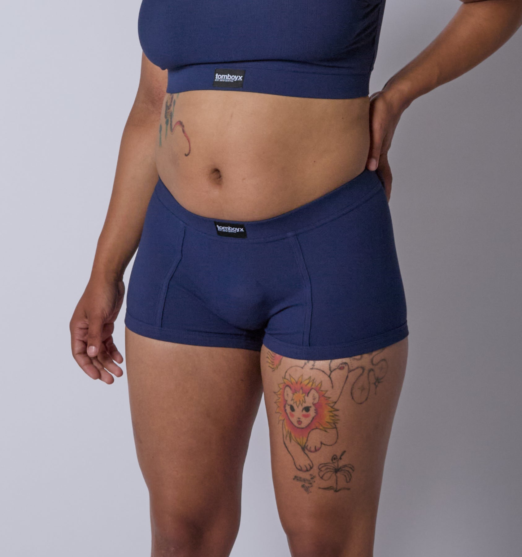 Model:Vera-Camille is 5'9" and wearing a size Medium