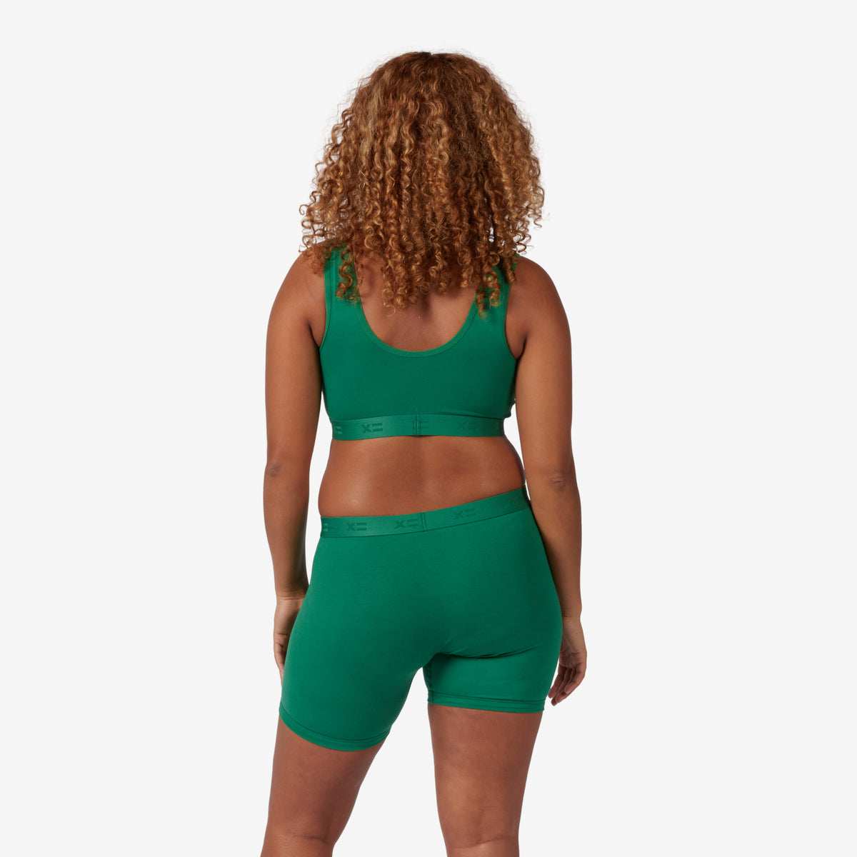 Model: Neveah is 5' 7 and wears a Medium
