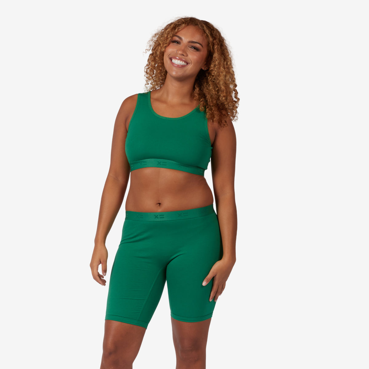 Model: Neveah is 5' 7 and wears a Medium