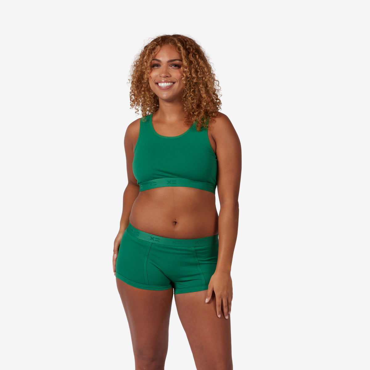 Model: Neveah is 5' 7 and wears a Medium