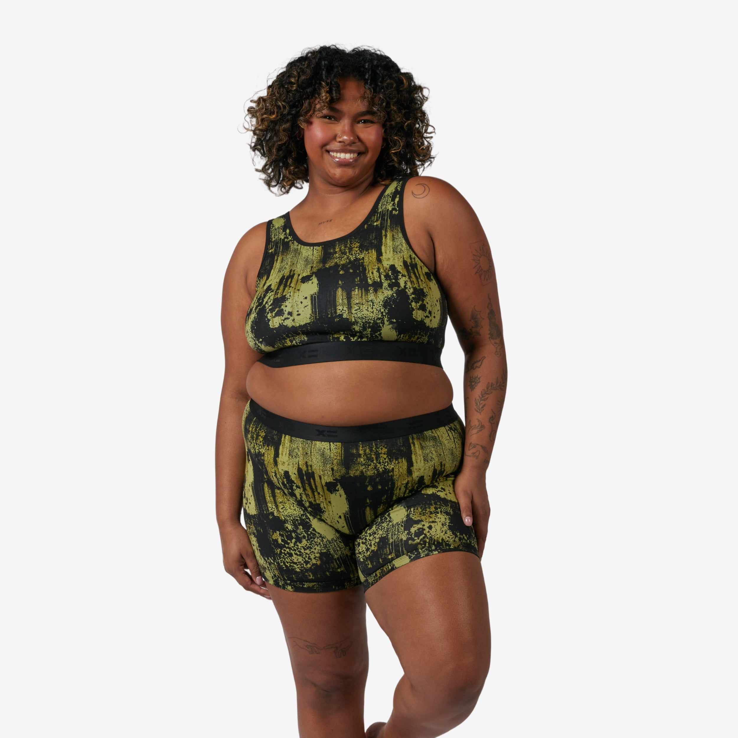 Model: Maliyah is 5'7" and wears a 2X