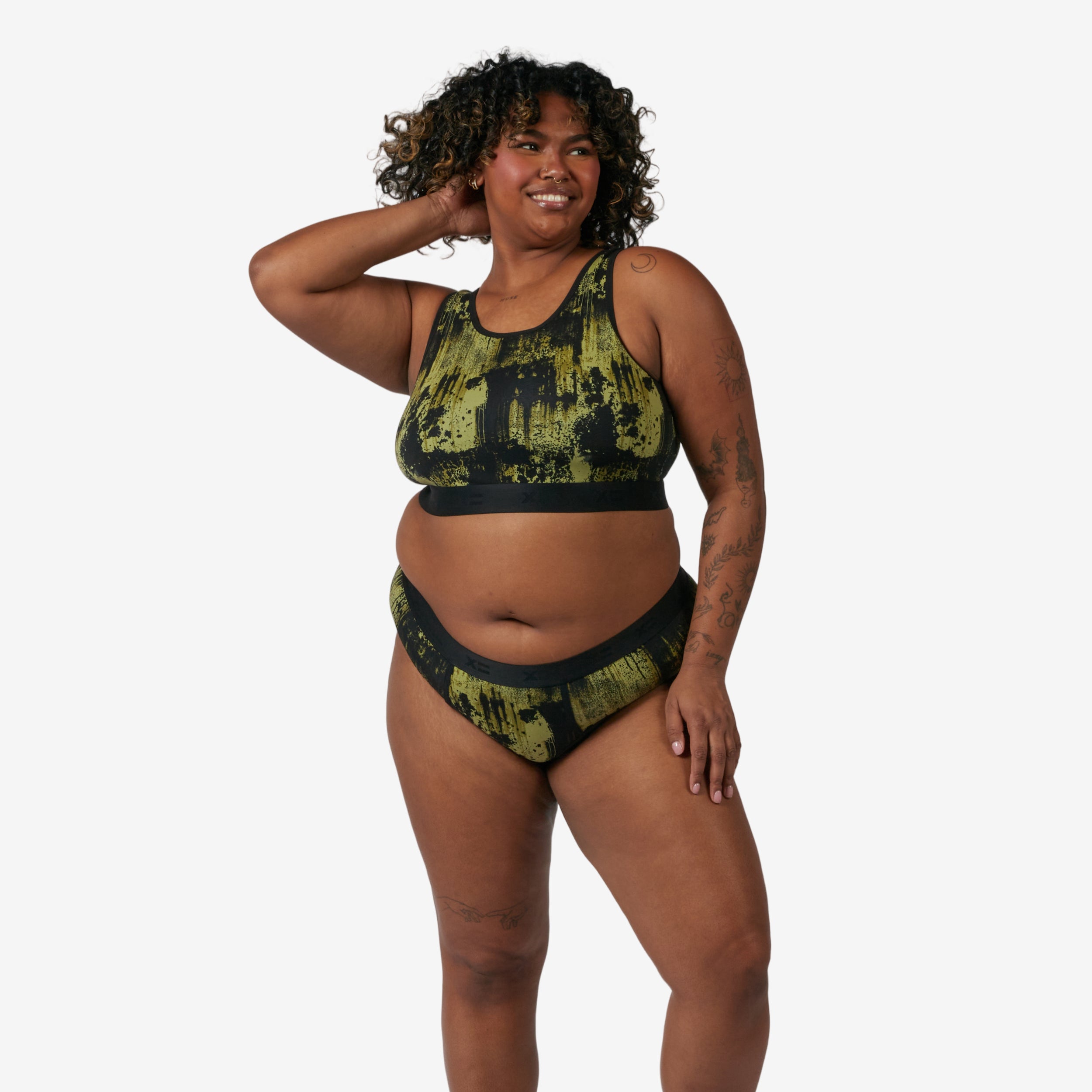 Model: Maliyah is 5'7" and wears a 2X