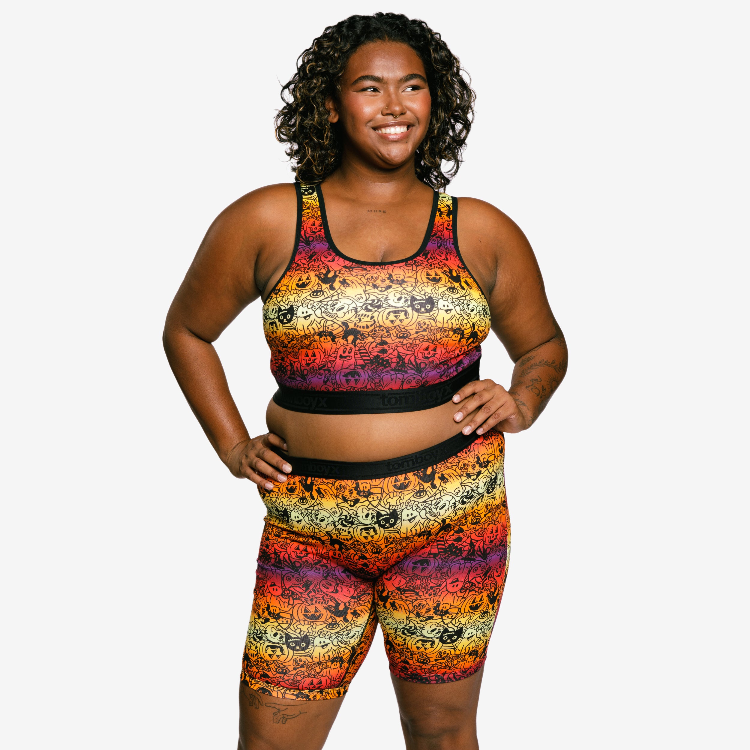 Model: Maliyah is 5'7" and wears a 2X