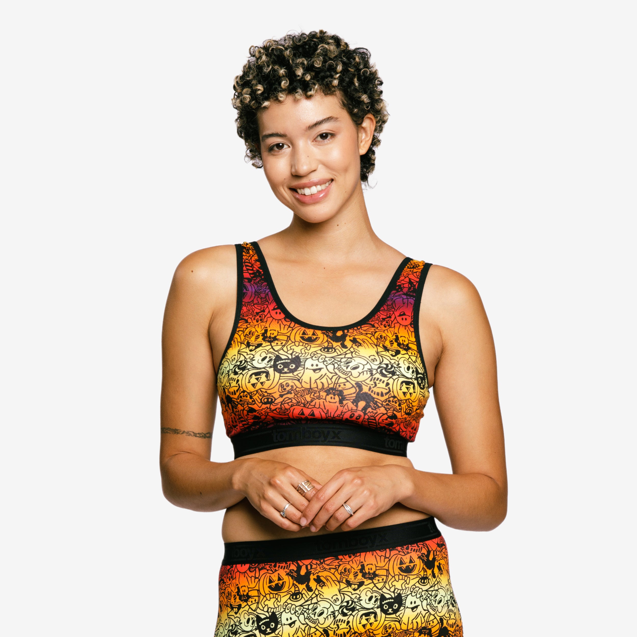 Model: Jules is 5'8" and wears a Small