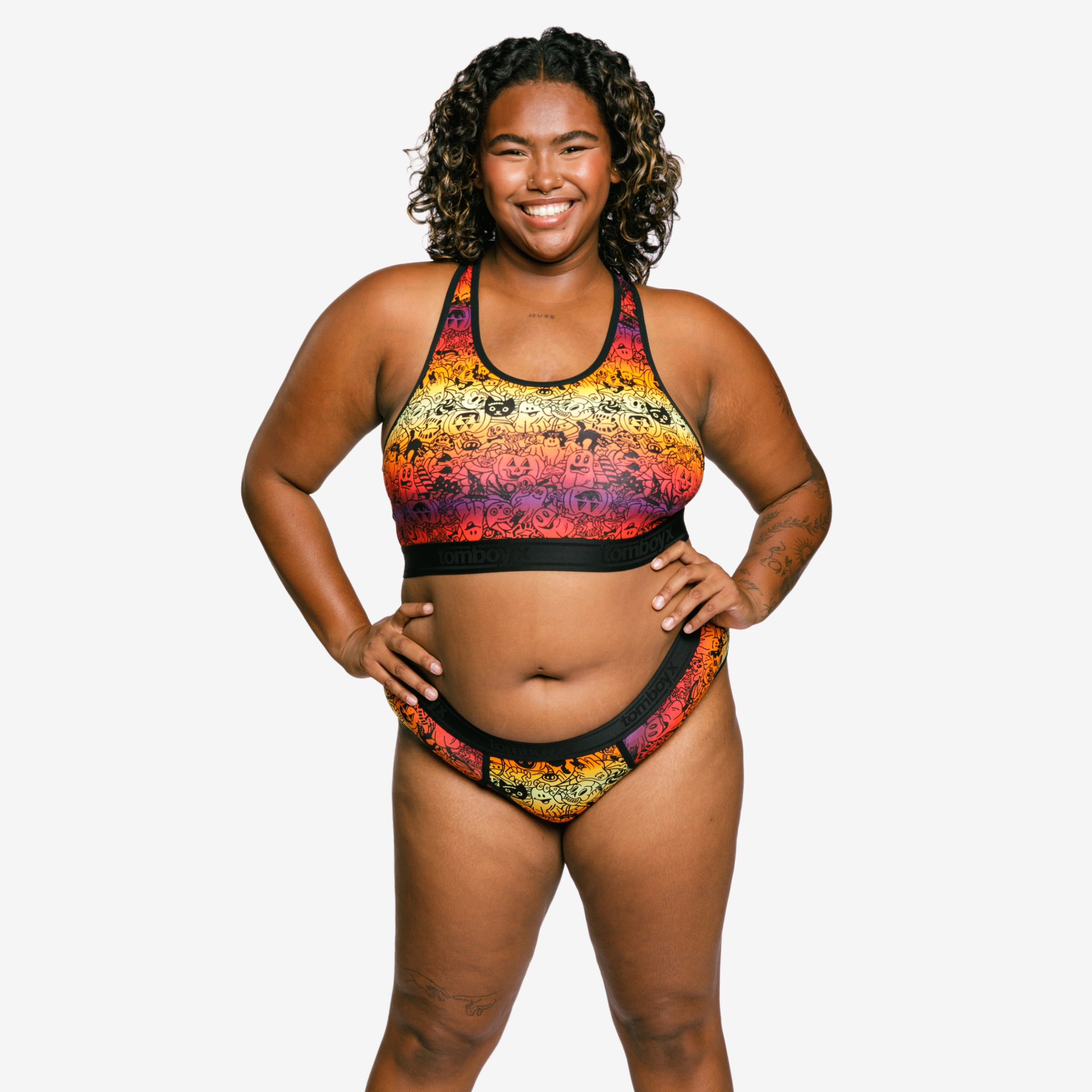 Model: Maliyah is 5'7" and wears a 2X