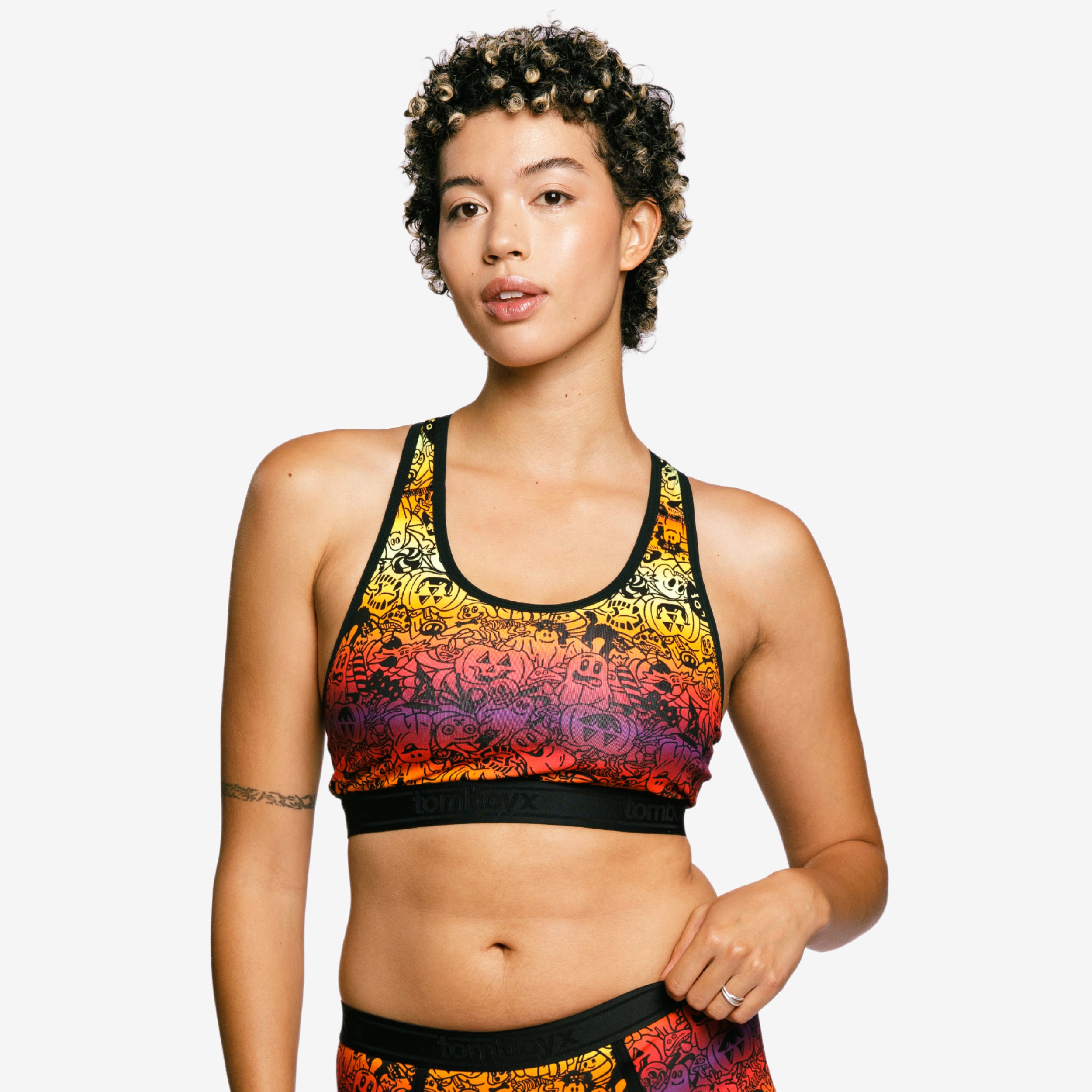 Model: Jules is 5'8" and wears a Small