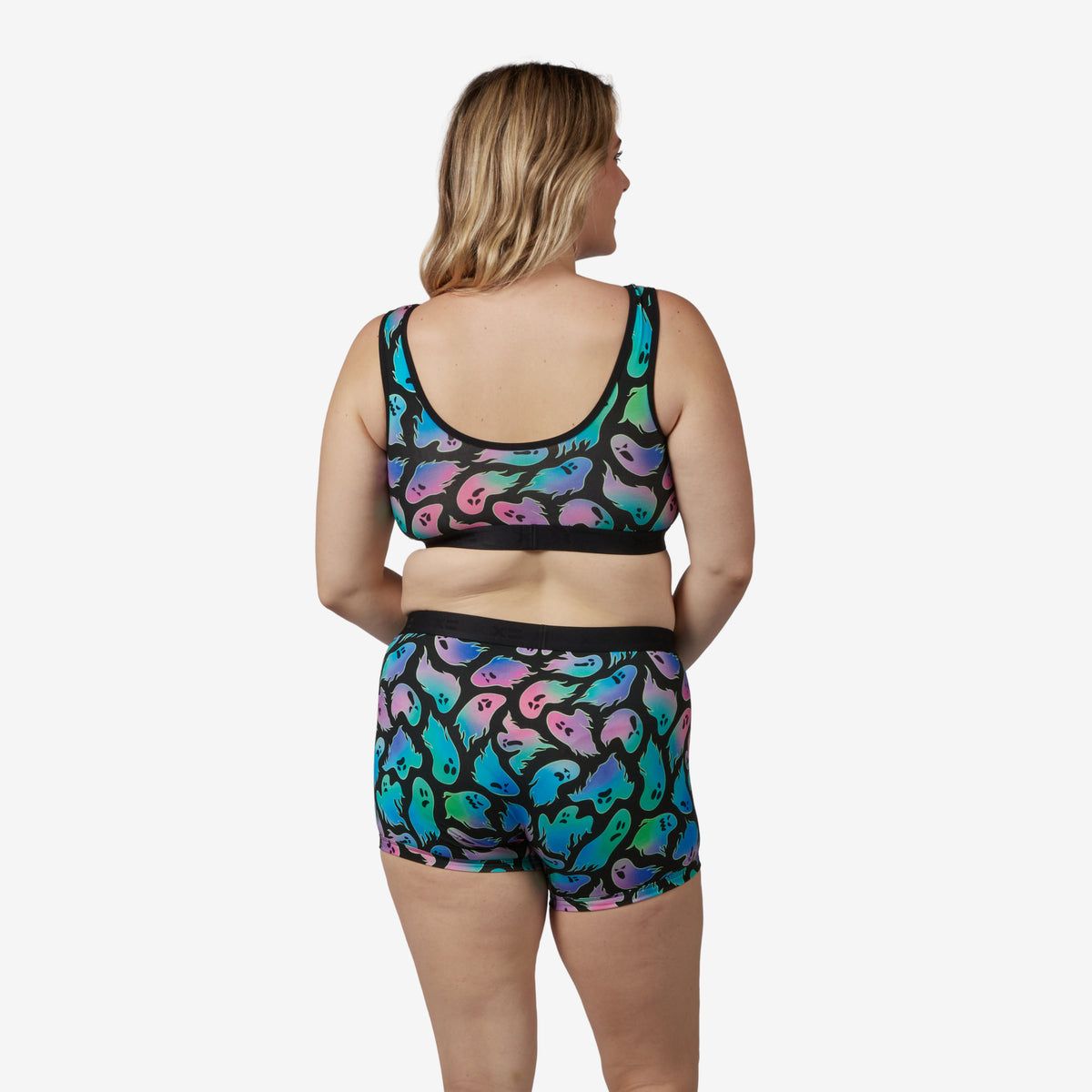 Model: Natalie is 5'11" and wears a Medium