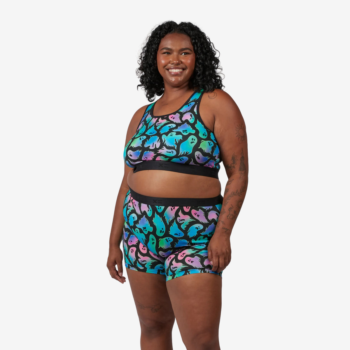 Model: Maliyah is 5'7" and wears a 2X