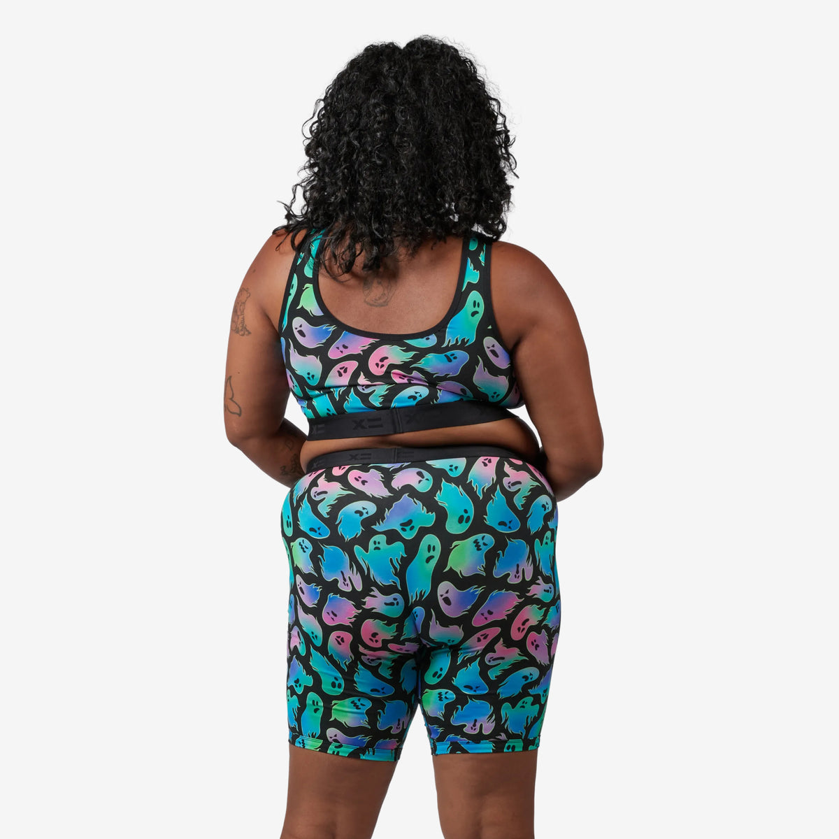 Model: Maliyah is 5'7" and wears a 2X