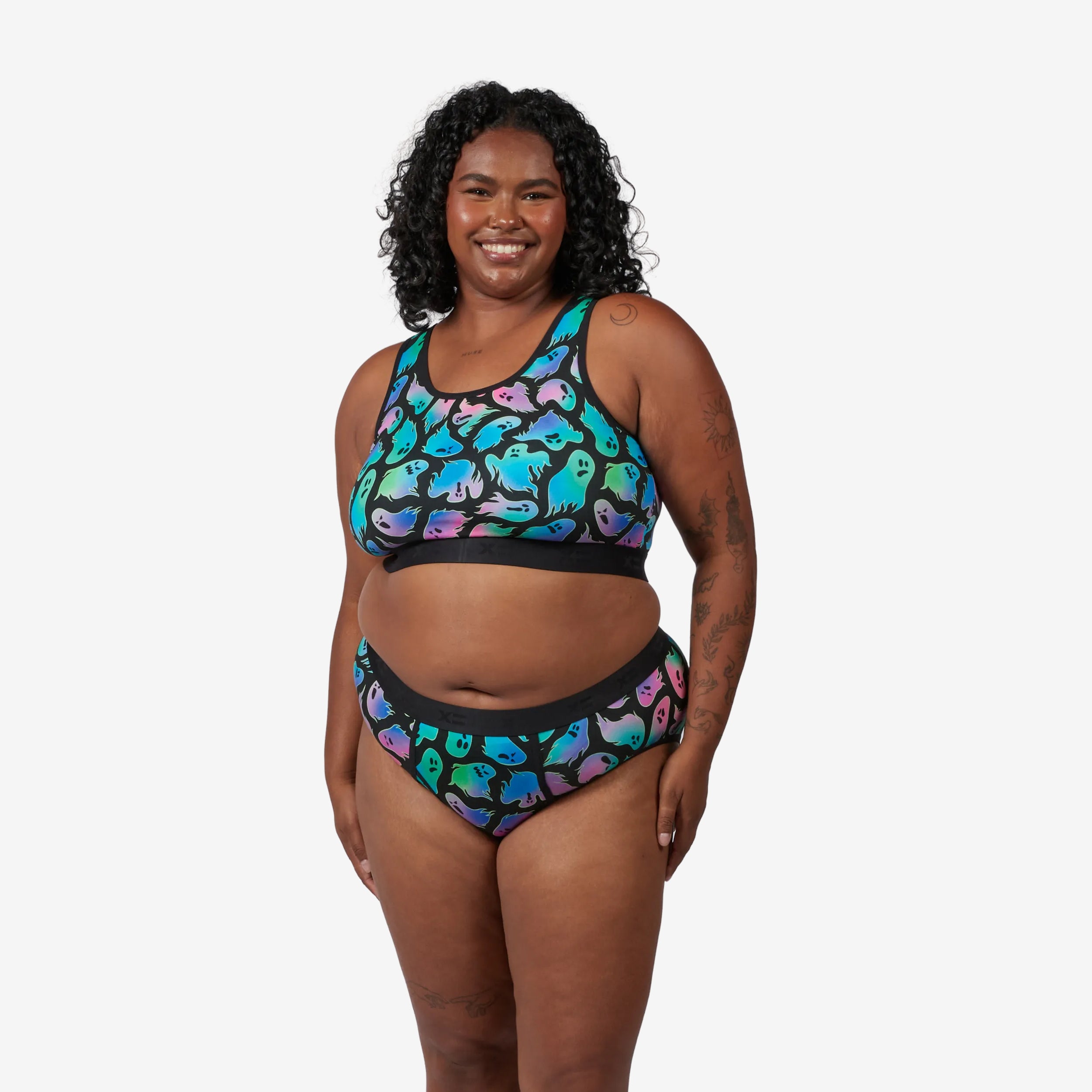 Model: Maliyah is 5'7" and wears a 2X
