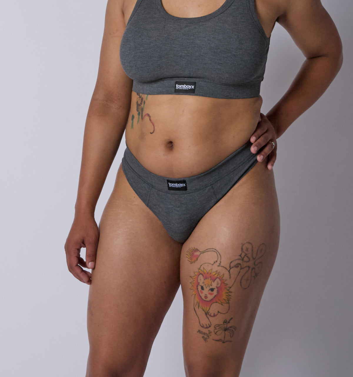 Model:Vera-Camille is 5'9" and wearing a size Medium