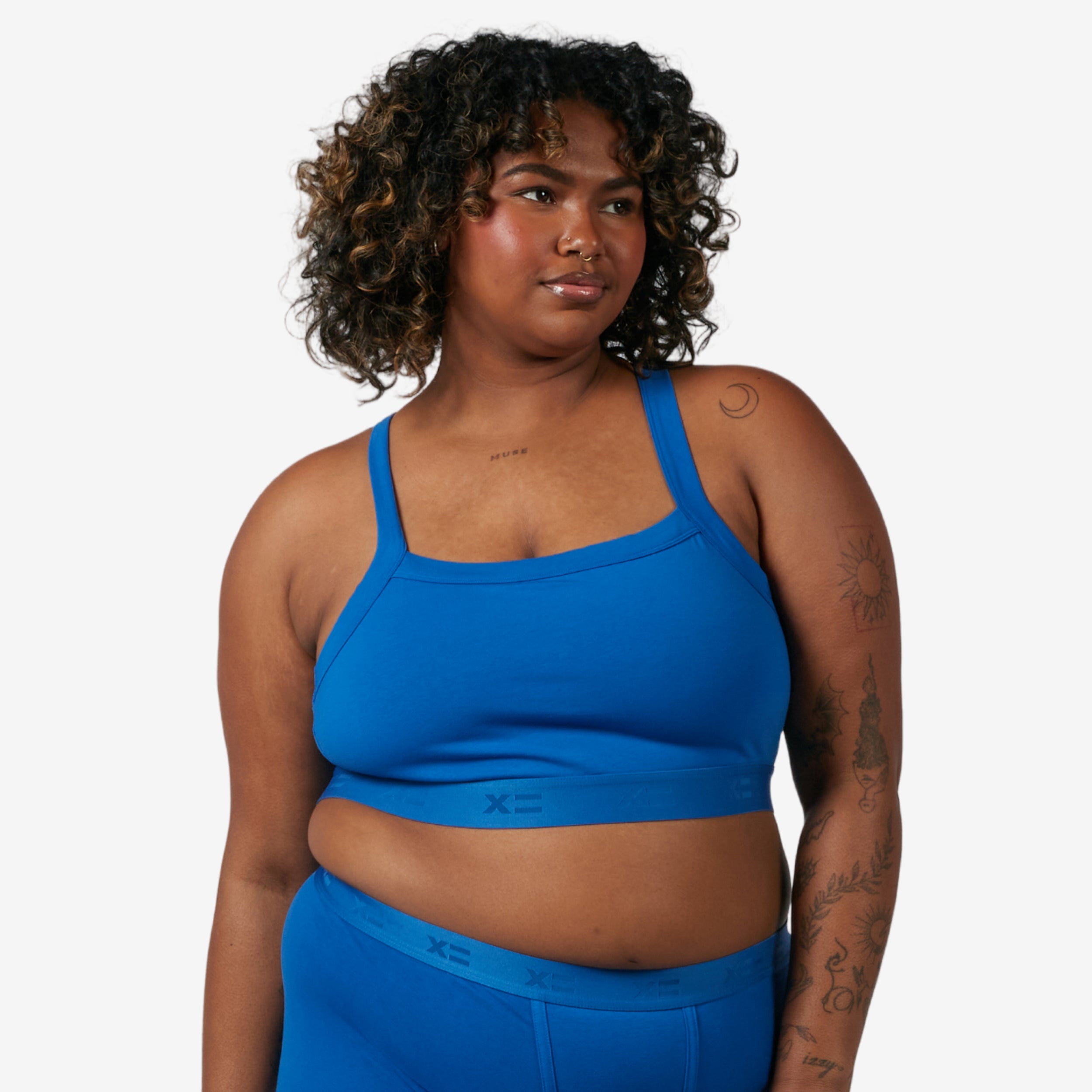 Model: Maliyah is 5'7" and wears a 2X