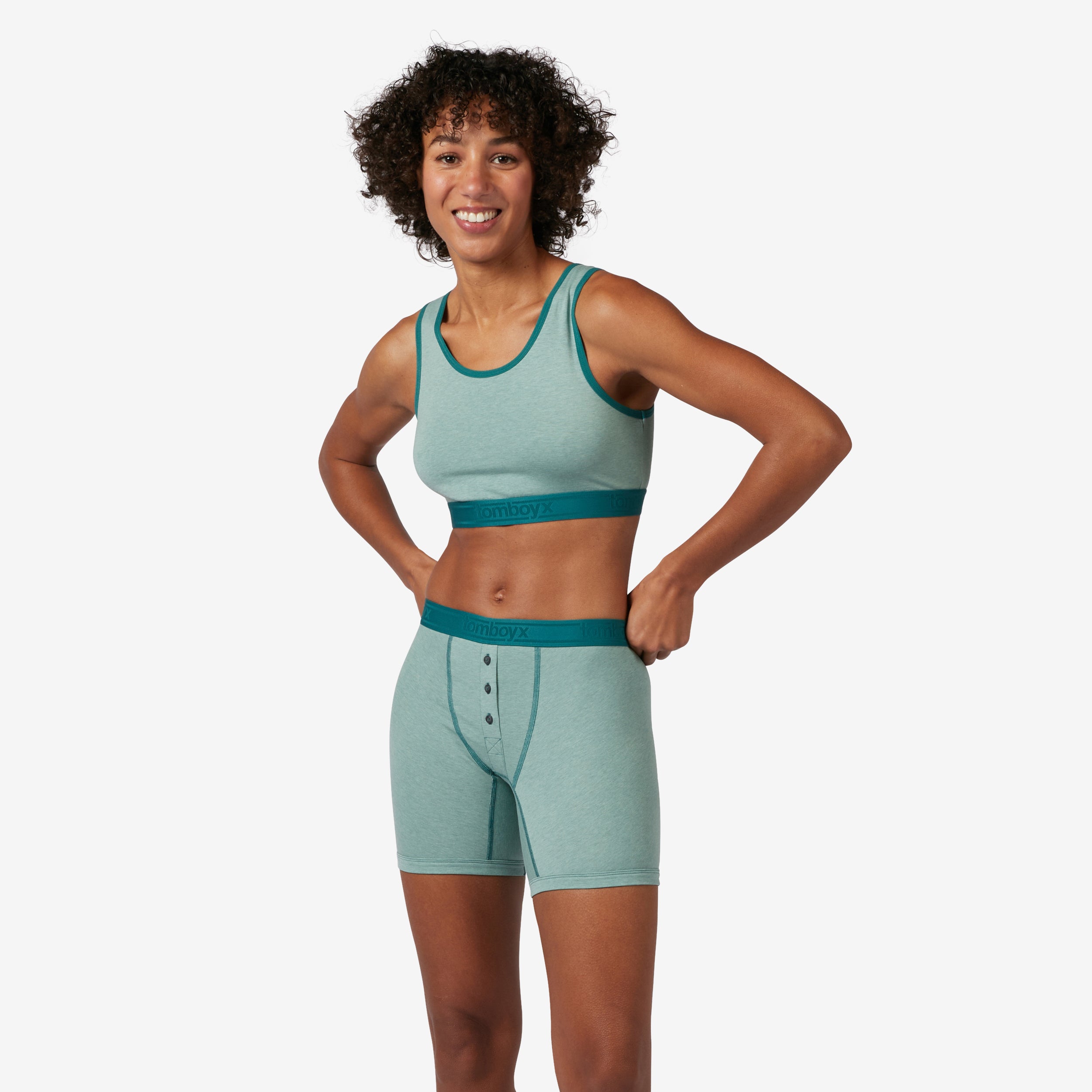 Model: Kass is 5'9" and wears a Small