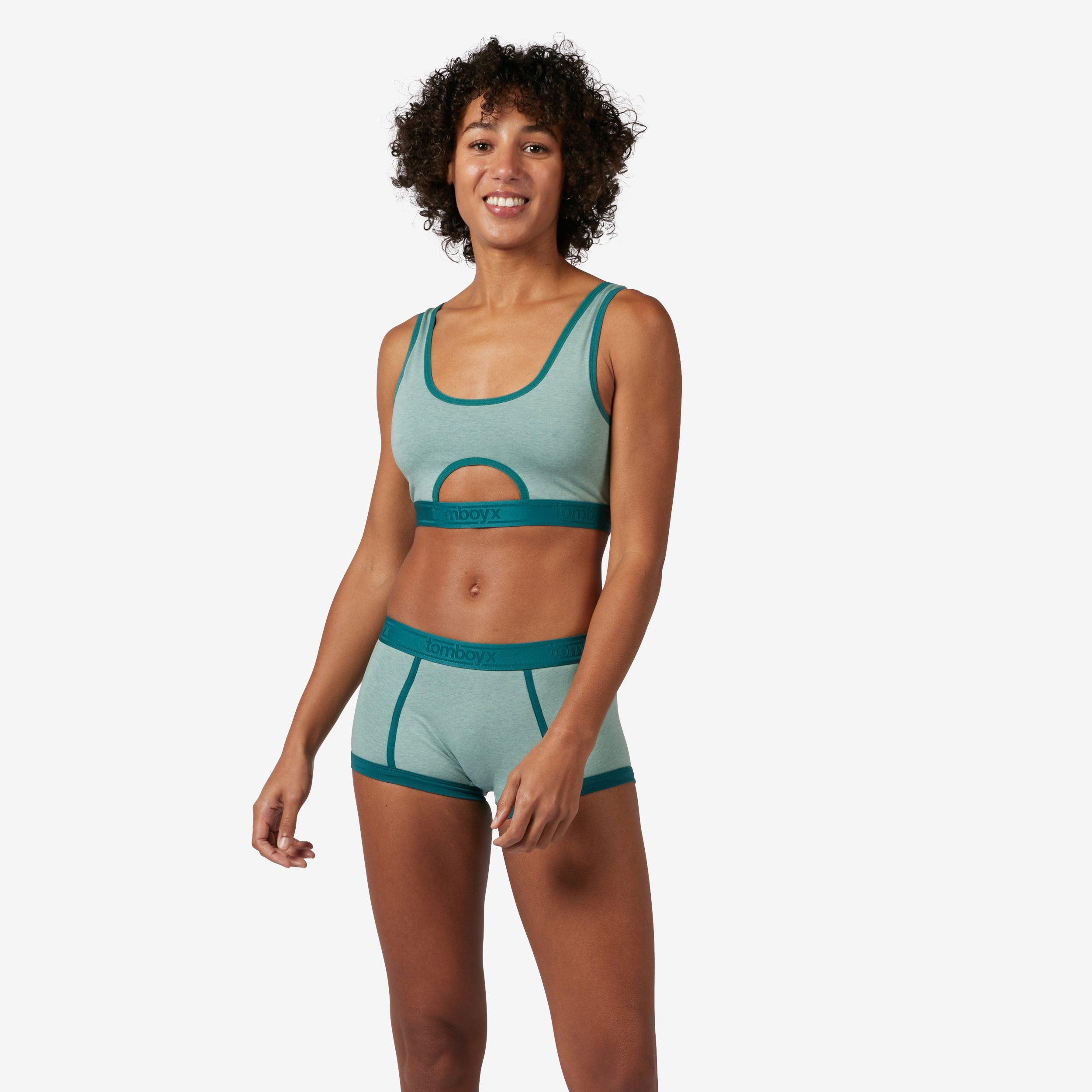 Model: Kass is 5'9" and wears a Small