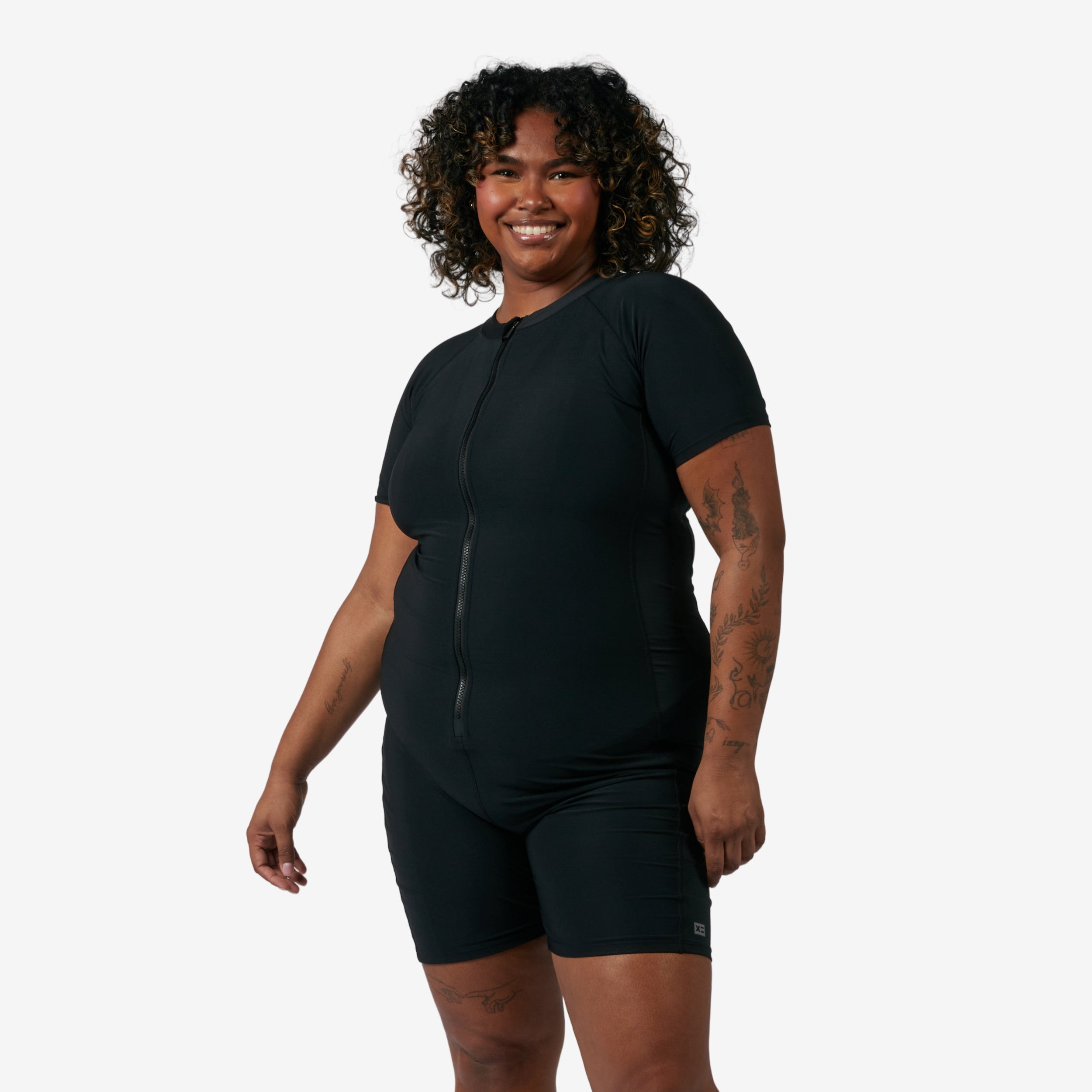 Model: Maliyah is 5'7" and wears a 2X